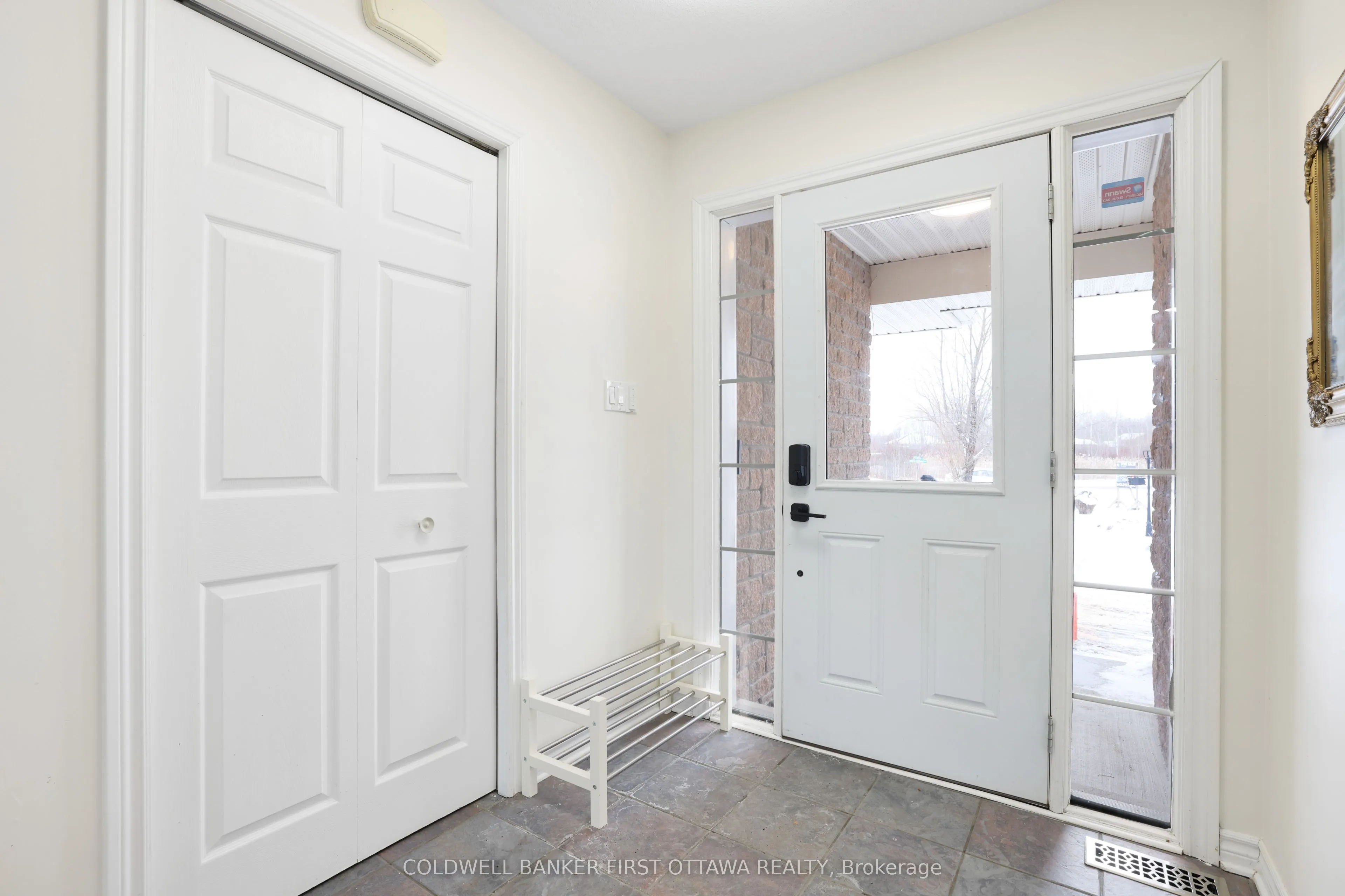 11 Rideau Crossing Crescent