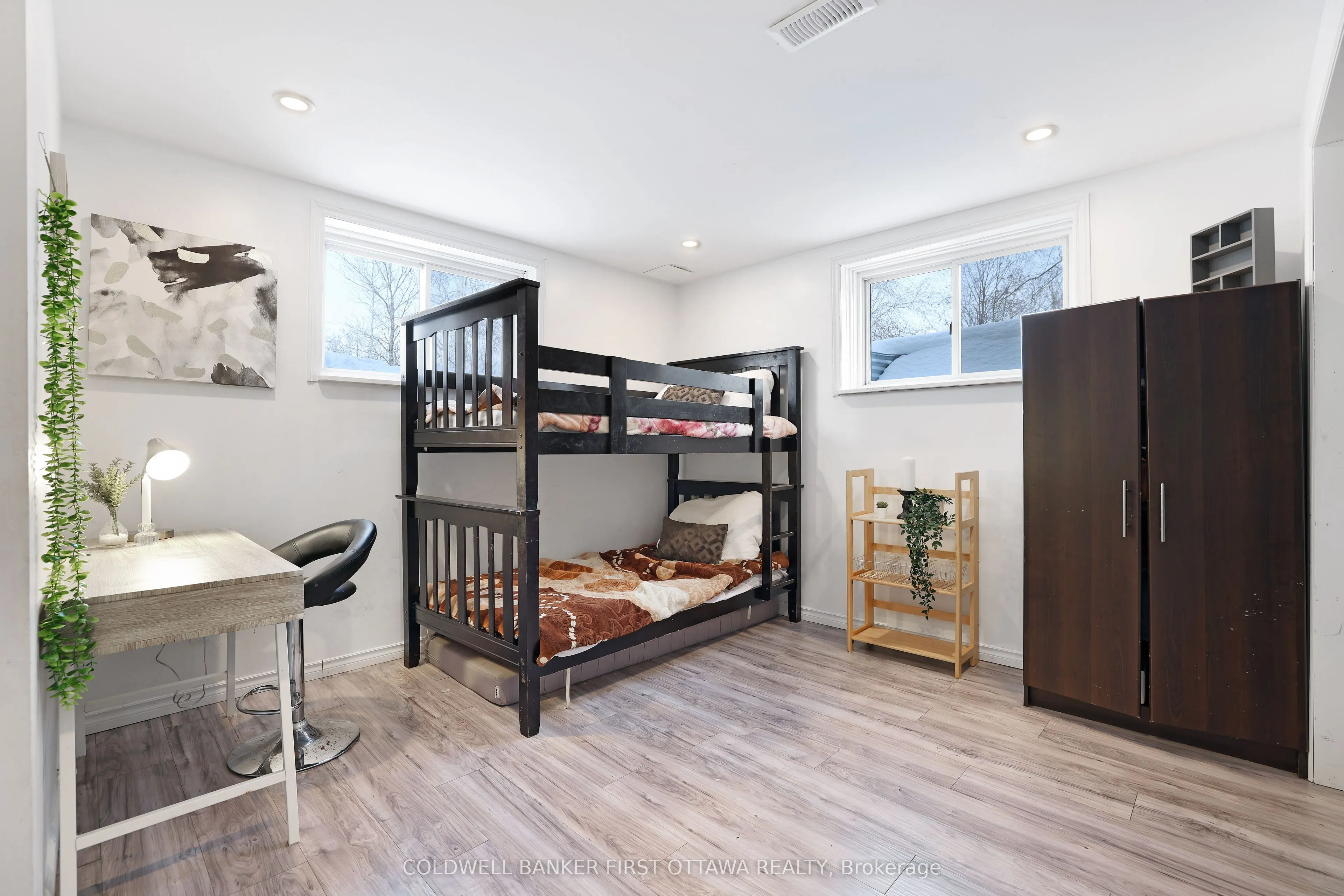 11 Rideau Crossing Crescent
