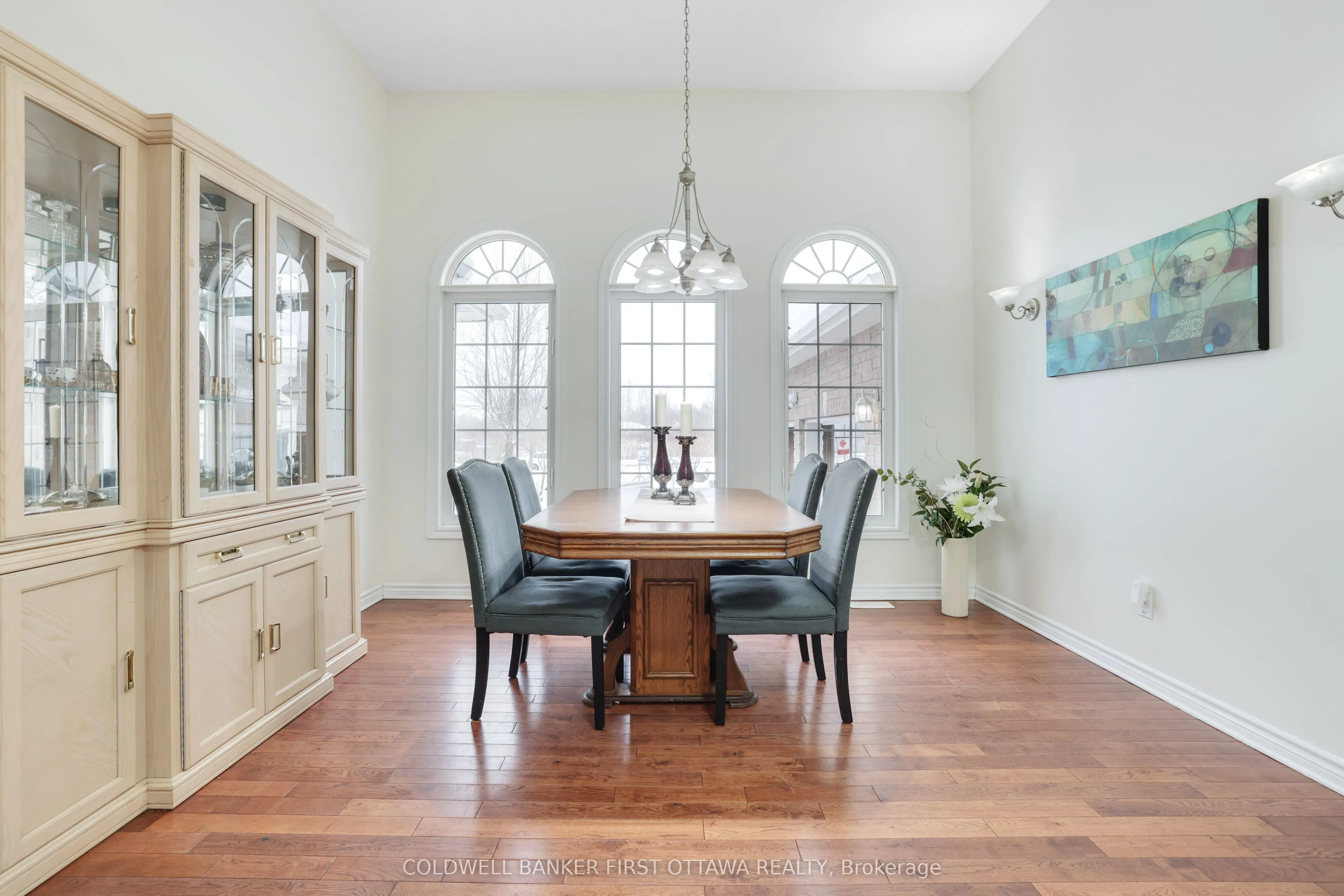 11 Rideau Crossing Crescent