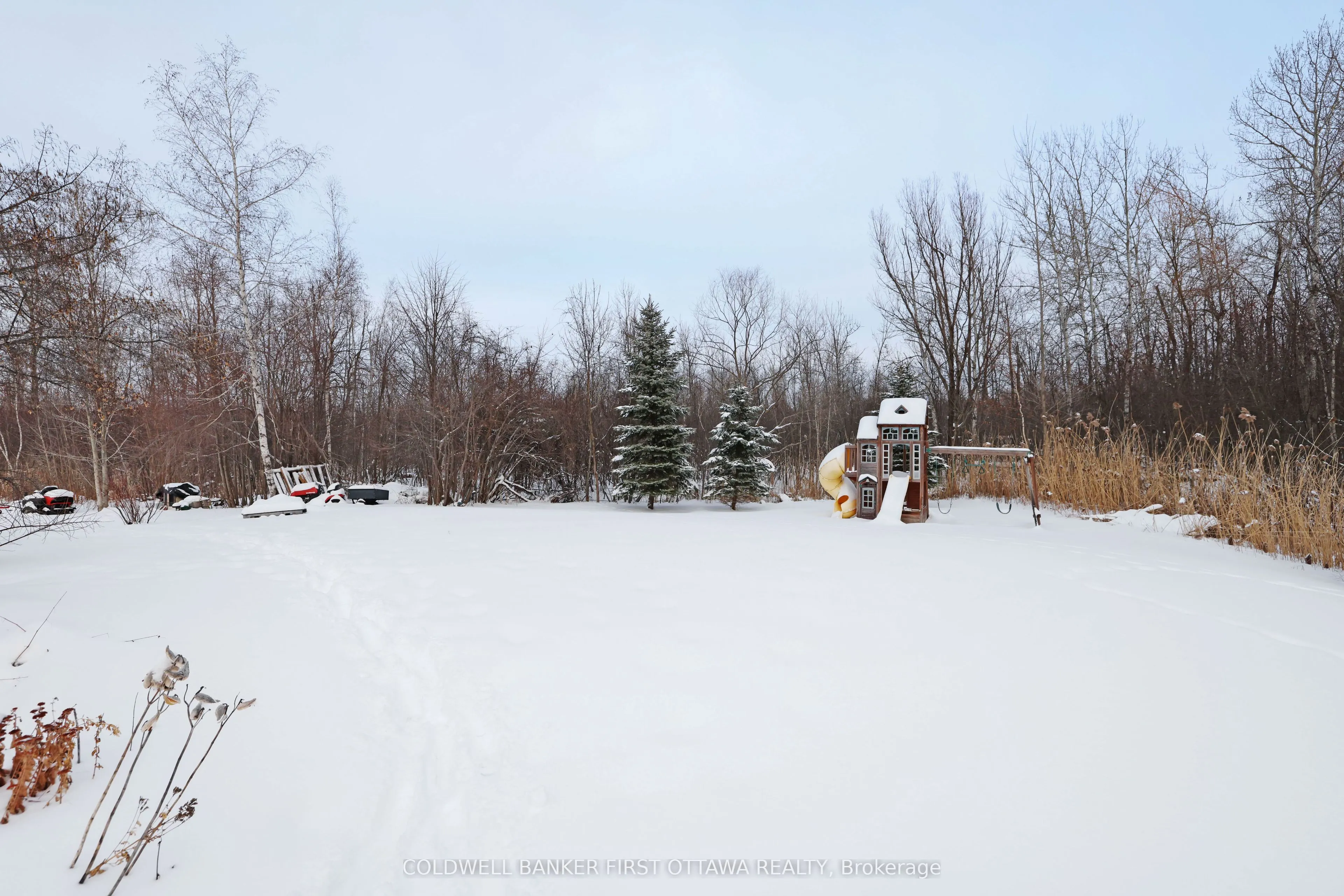 11 Rideau Crossing Crescent
