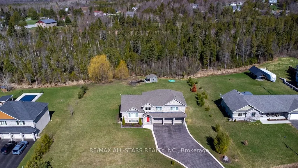 15 Rustlewood Avenue