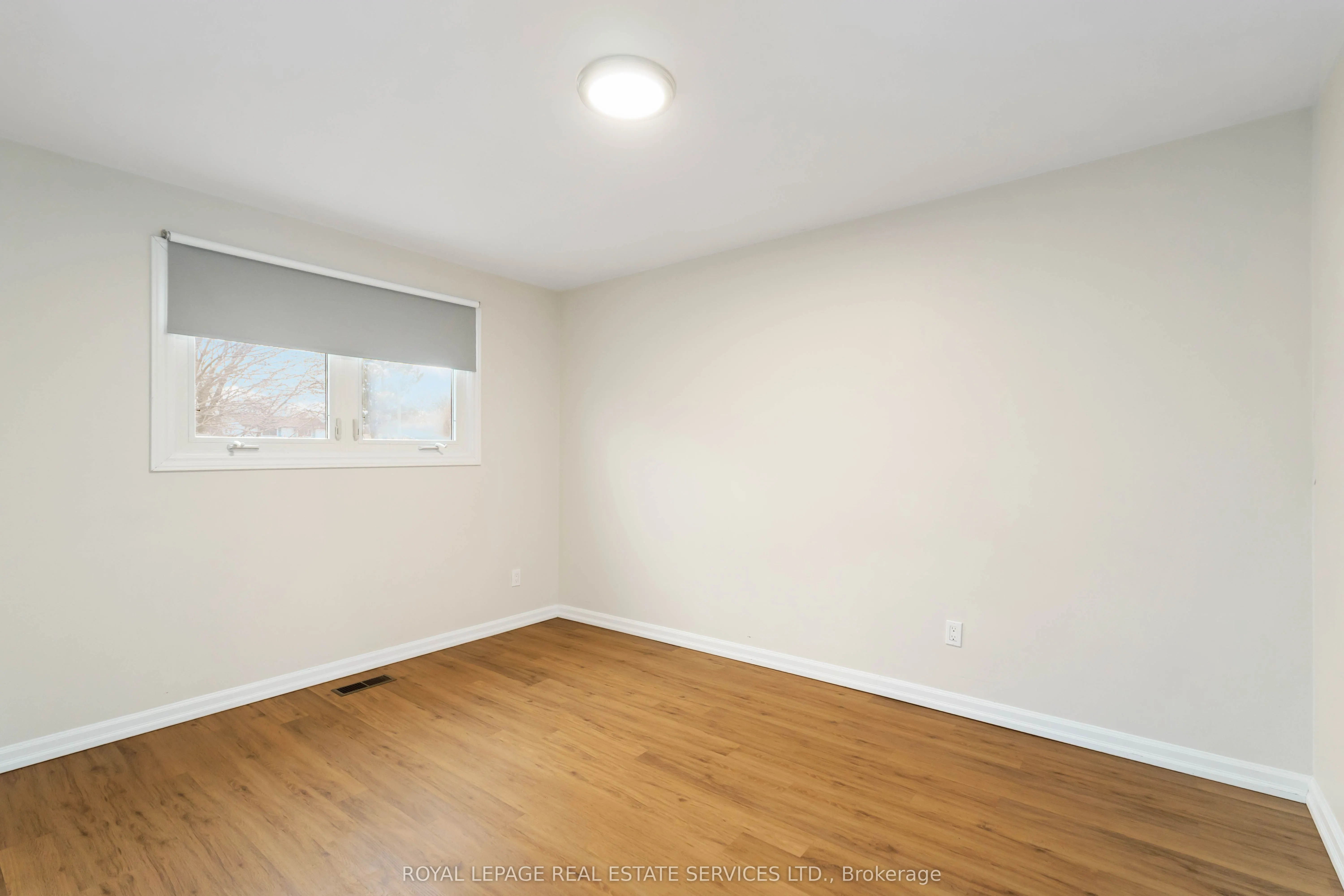 517 Mohawk Road W #Main