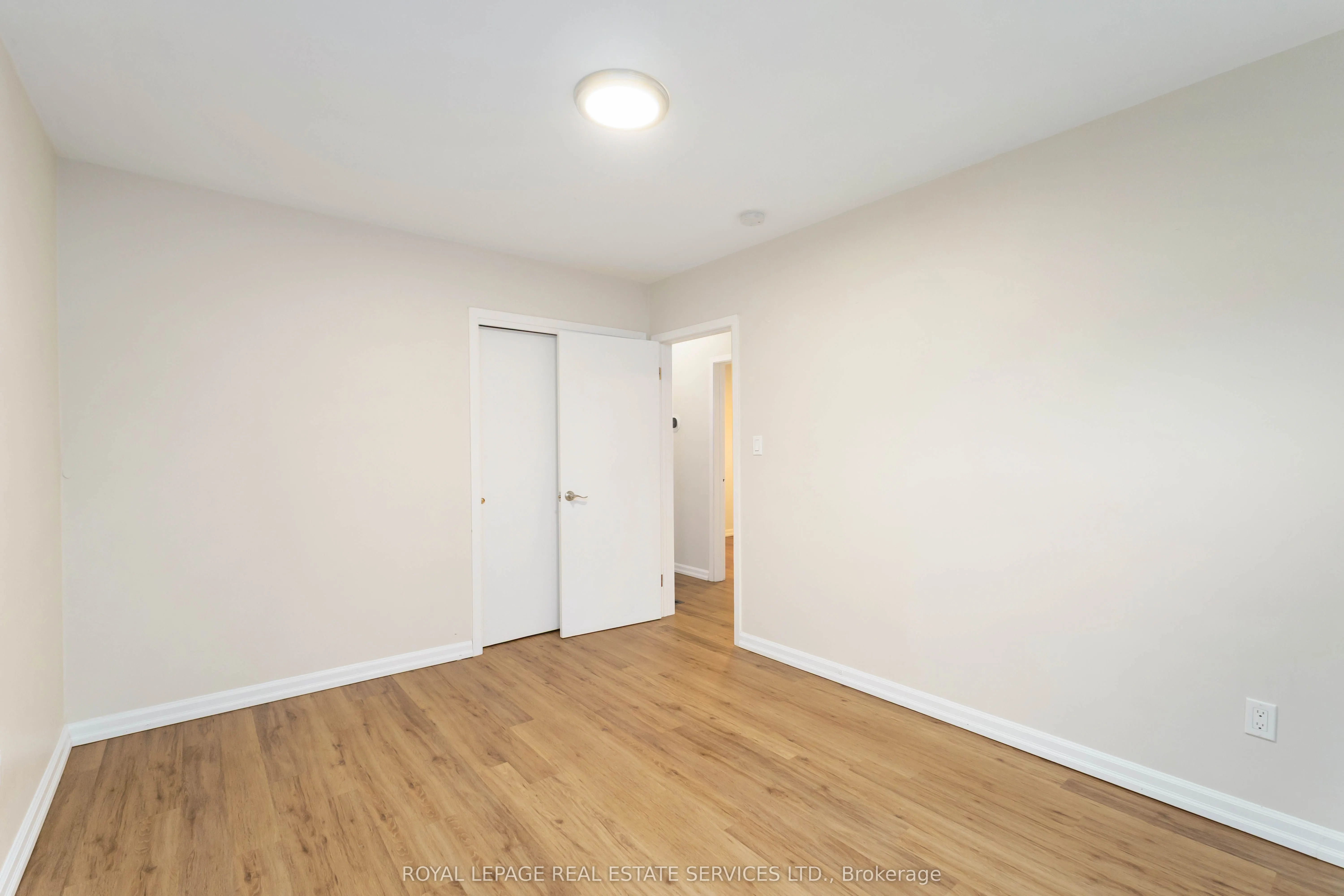 517 Mohawk Road W #Main
