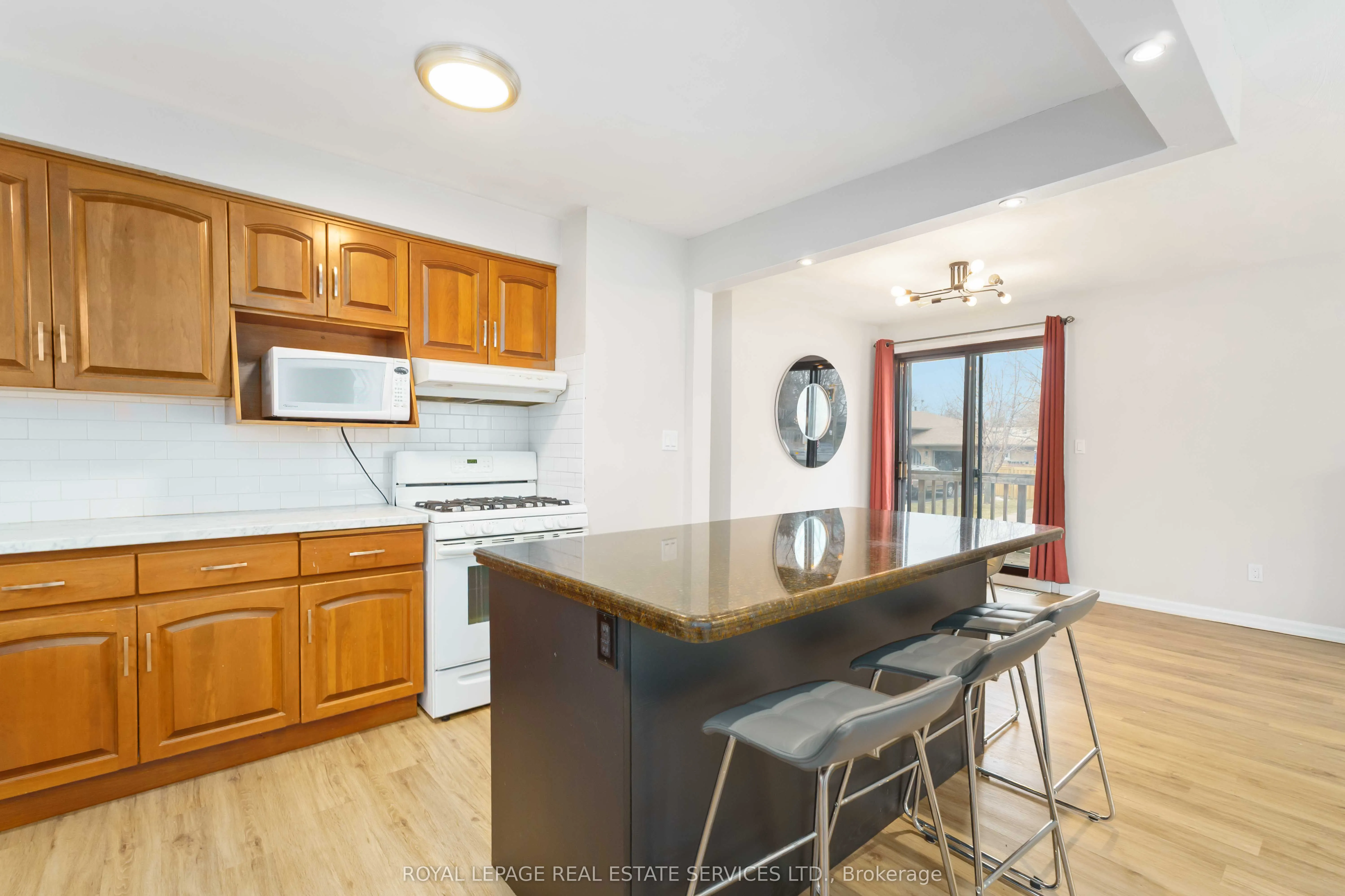517 Mohawk Road W #Main