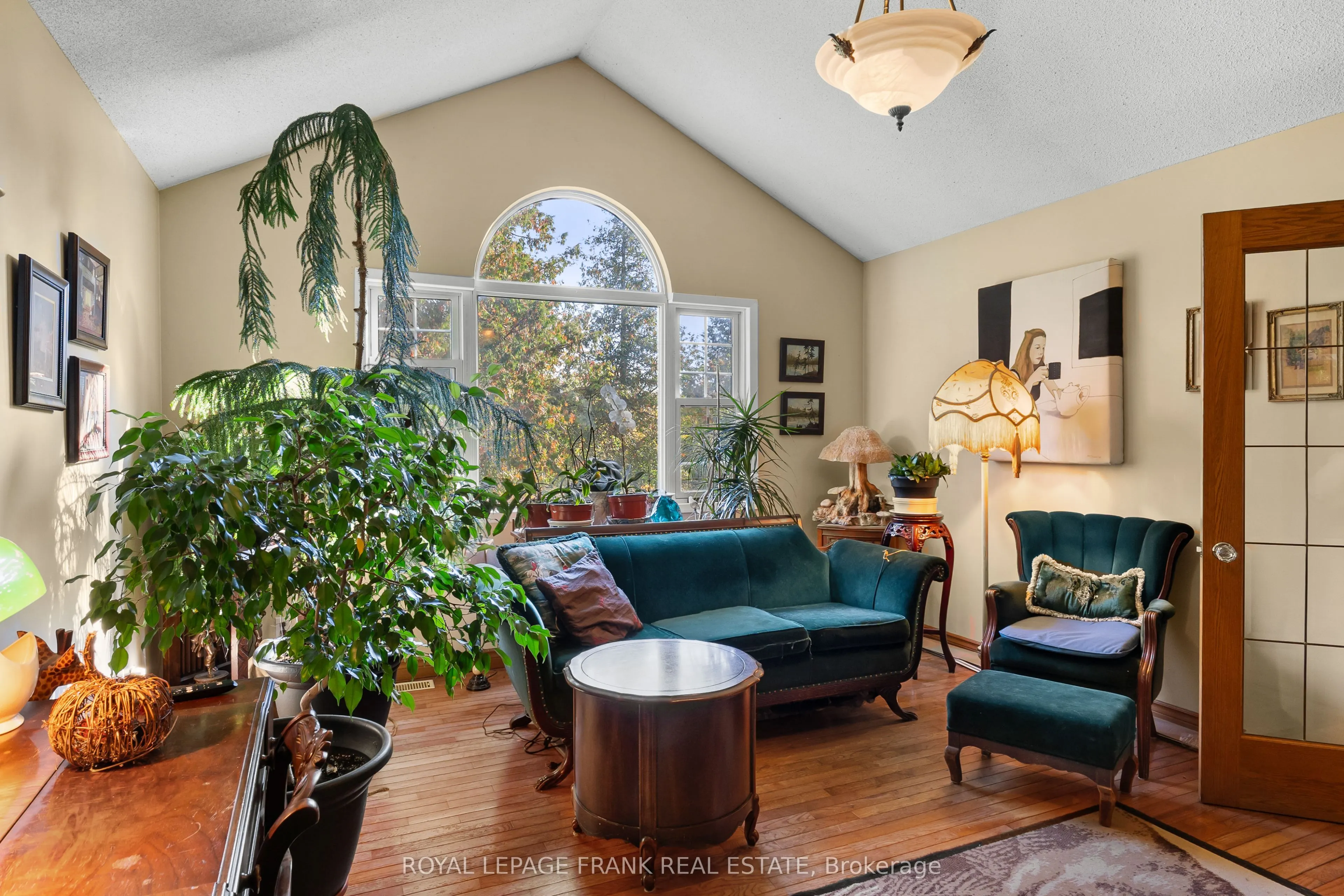 2269 Thurstonia Road
