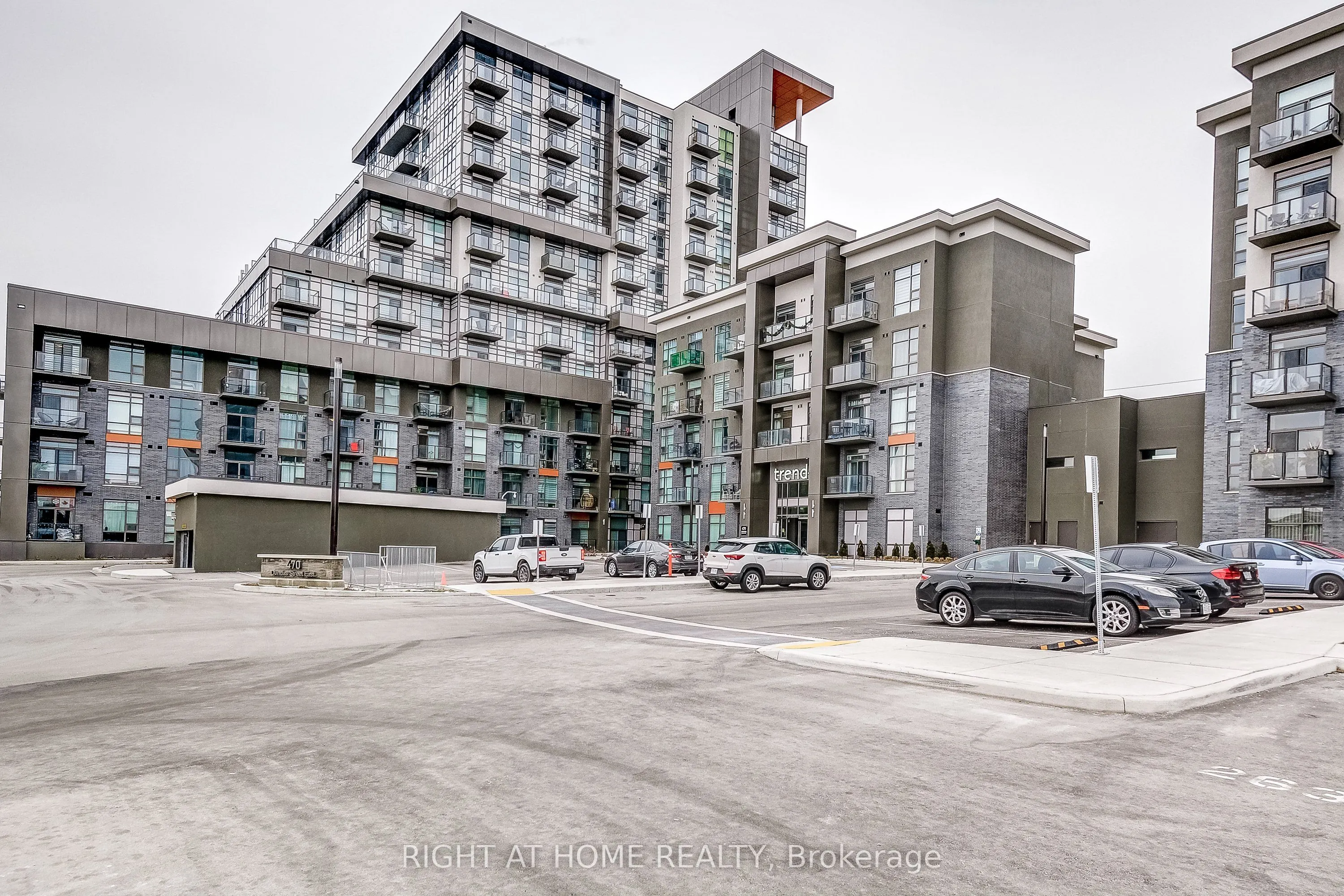 470 Dundas Street E #604