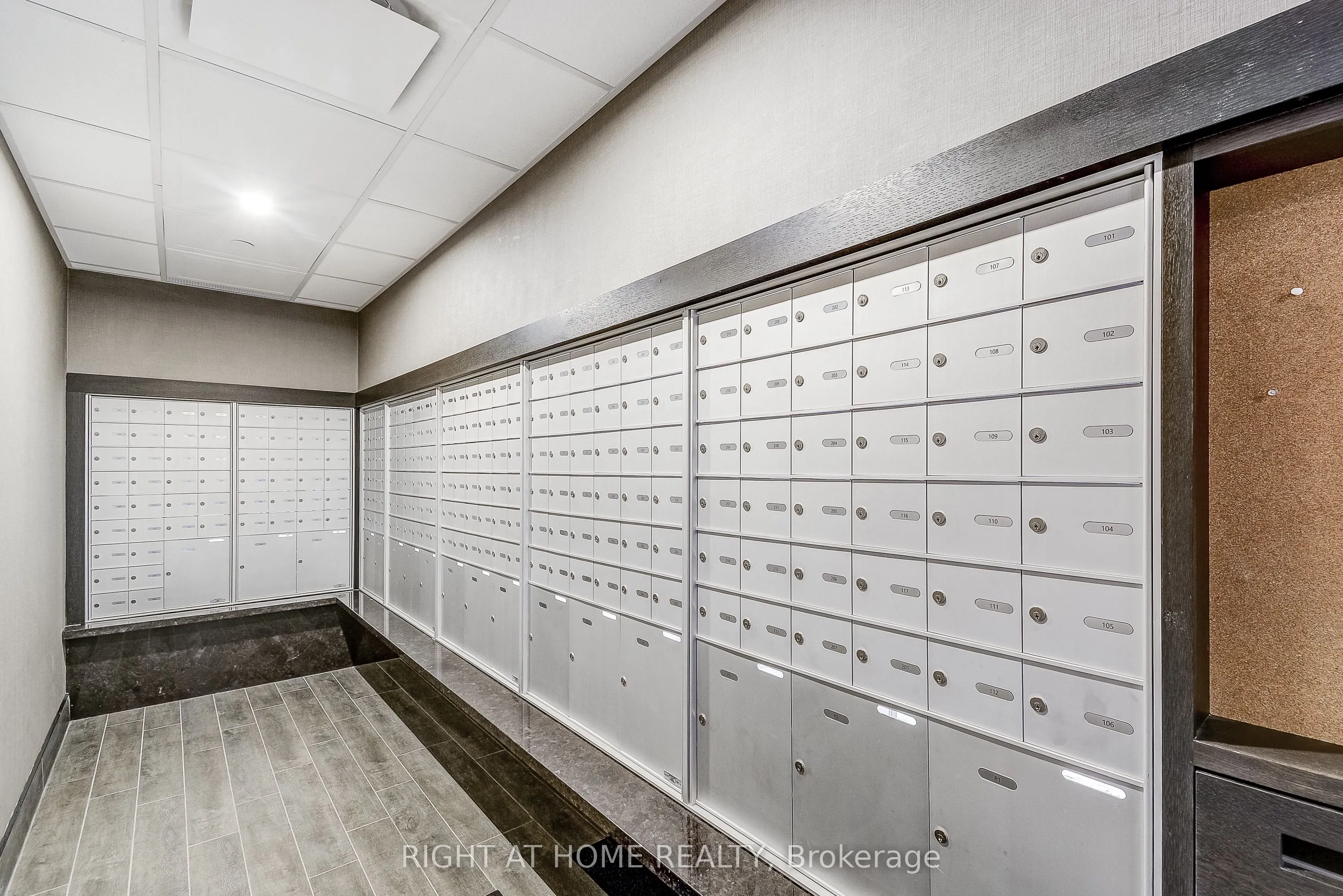 470 Dundas Street E #604