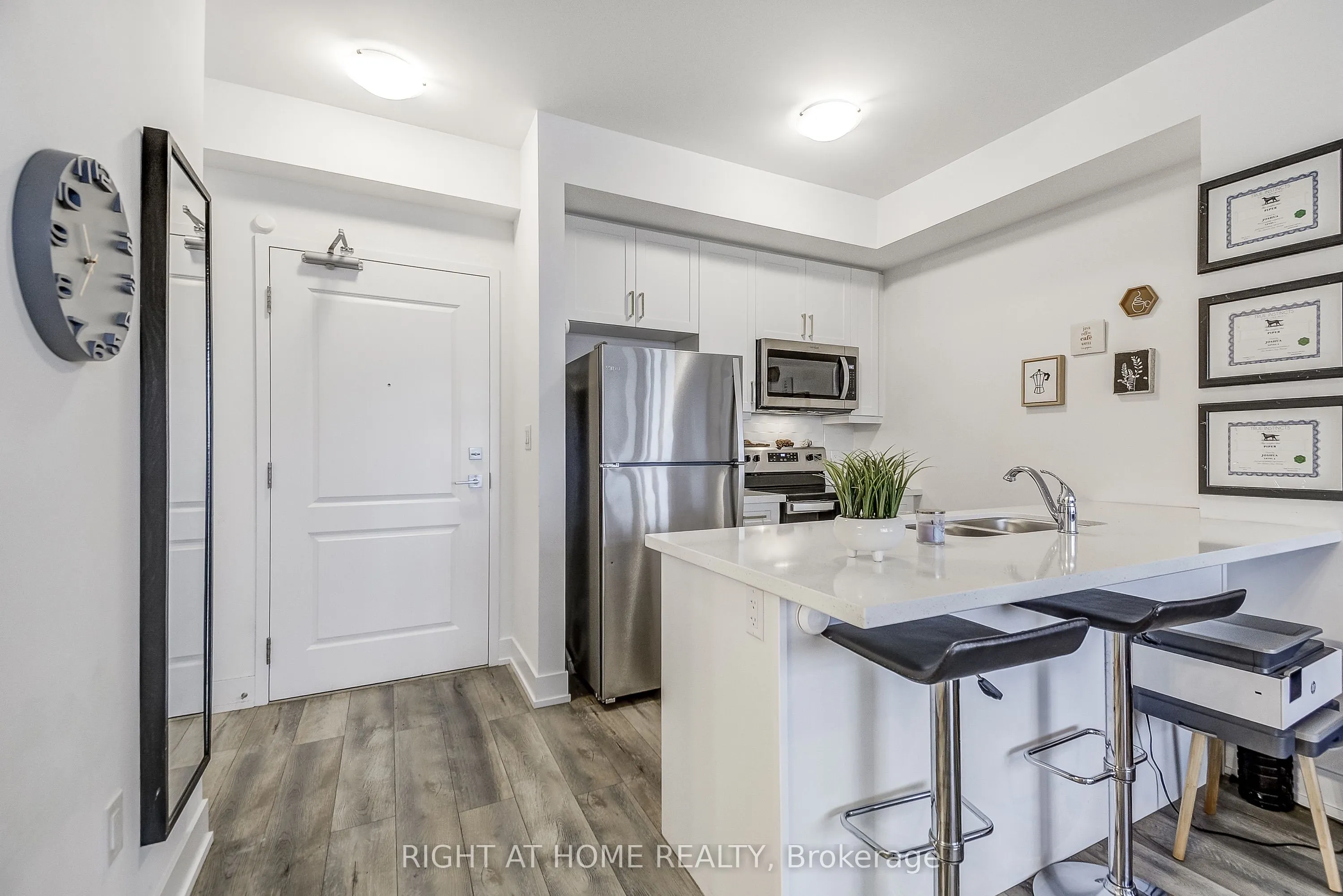 470 Dundas Street E #604