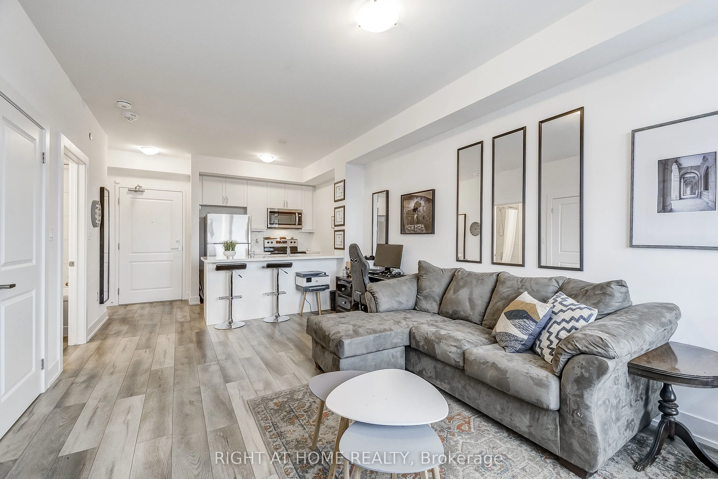 470 Dundas Street E #604