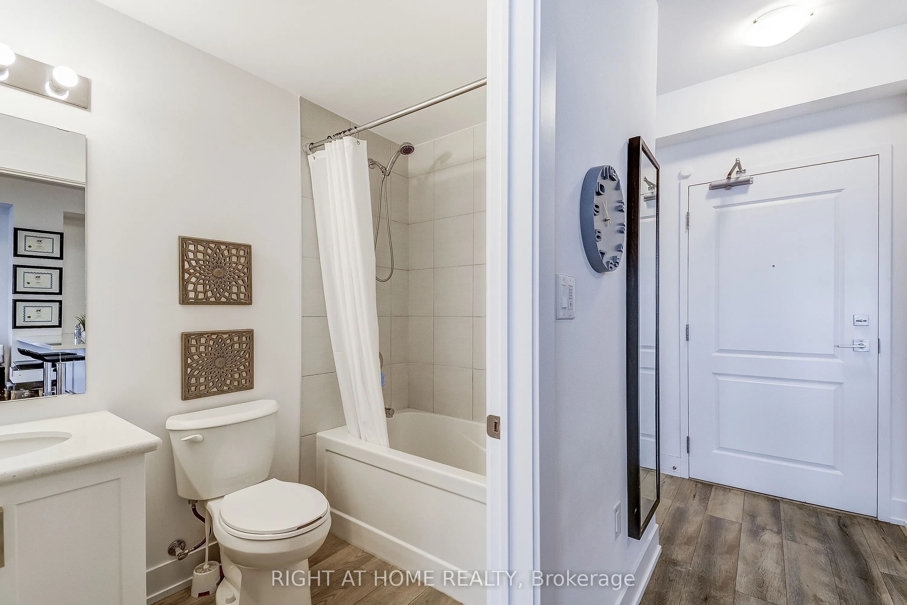 470 Dundas Street E #604