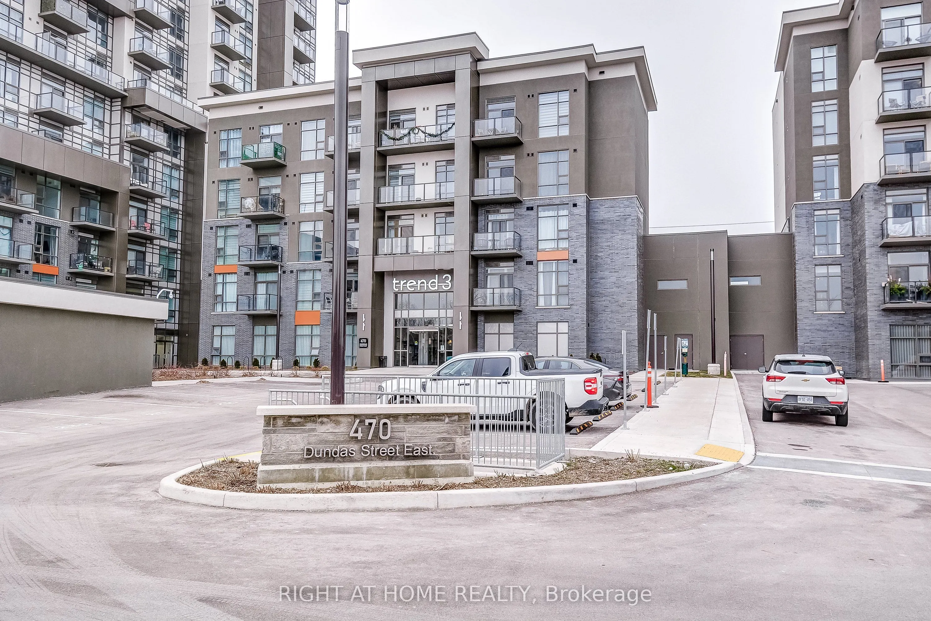 470 Dundas Street E #604