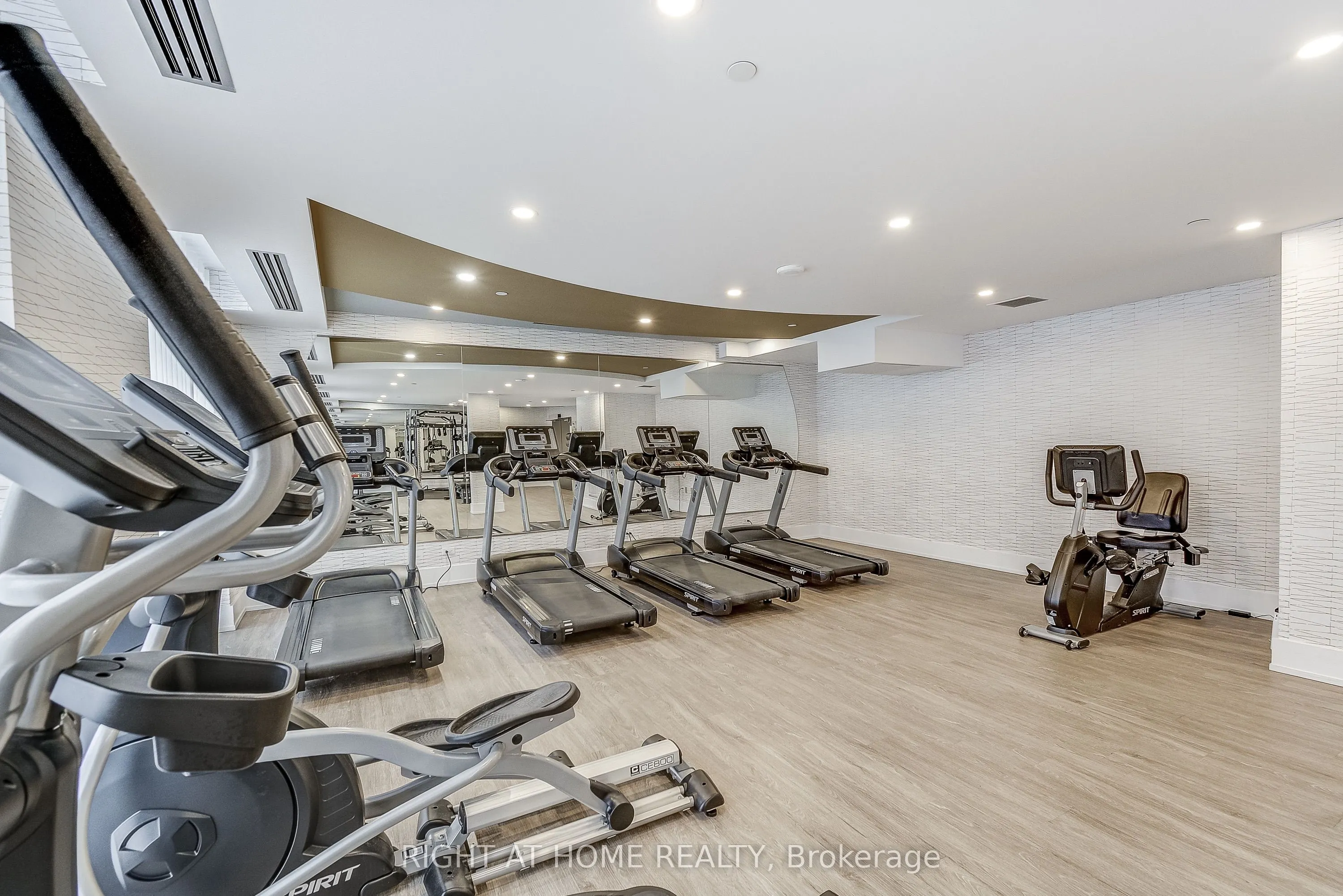 470 Dundas Street E #604