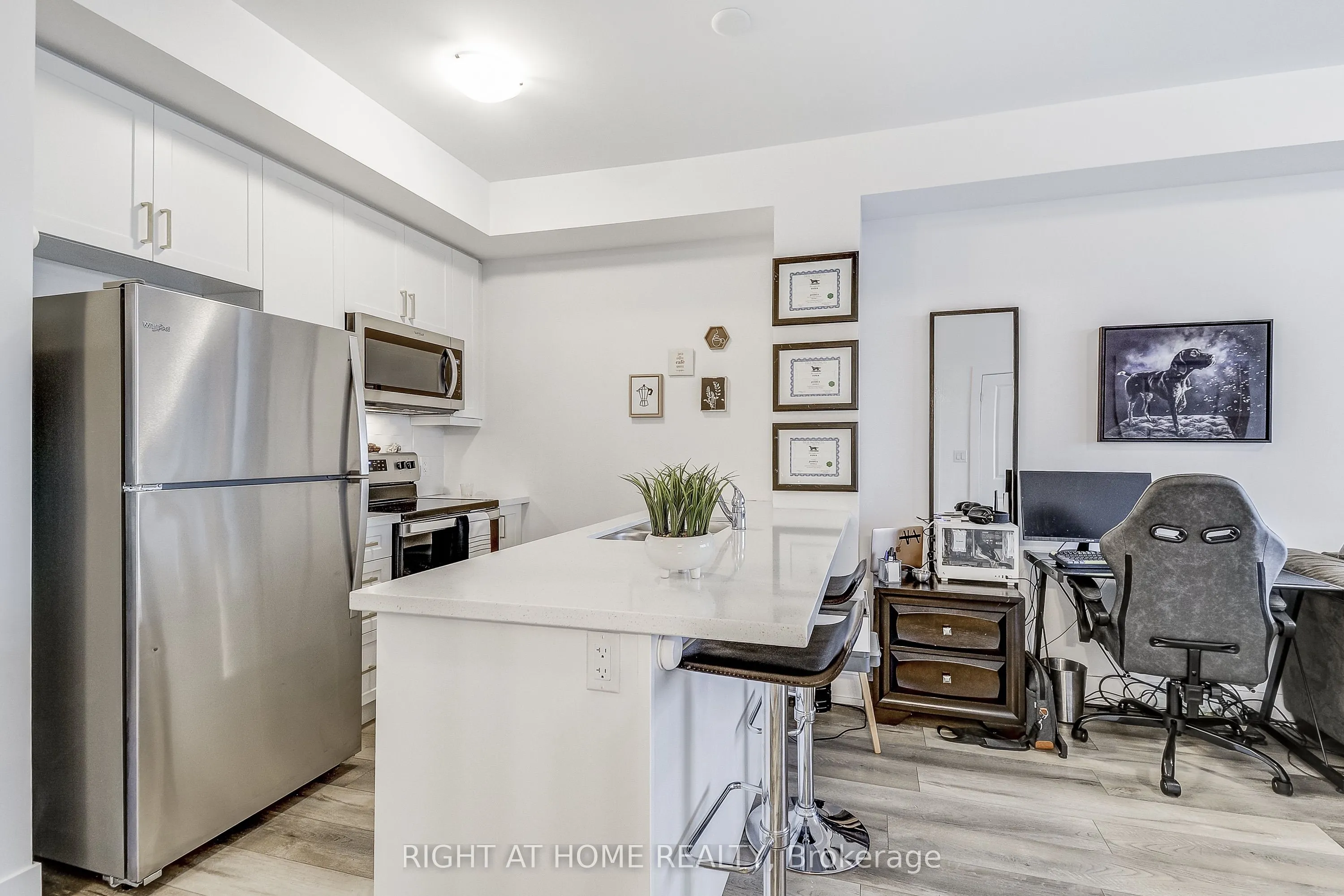 470 Dundas Street E #604