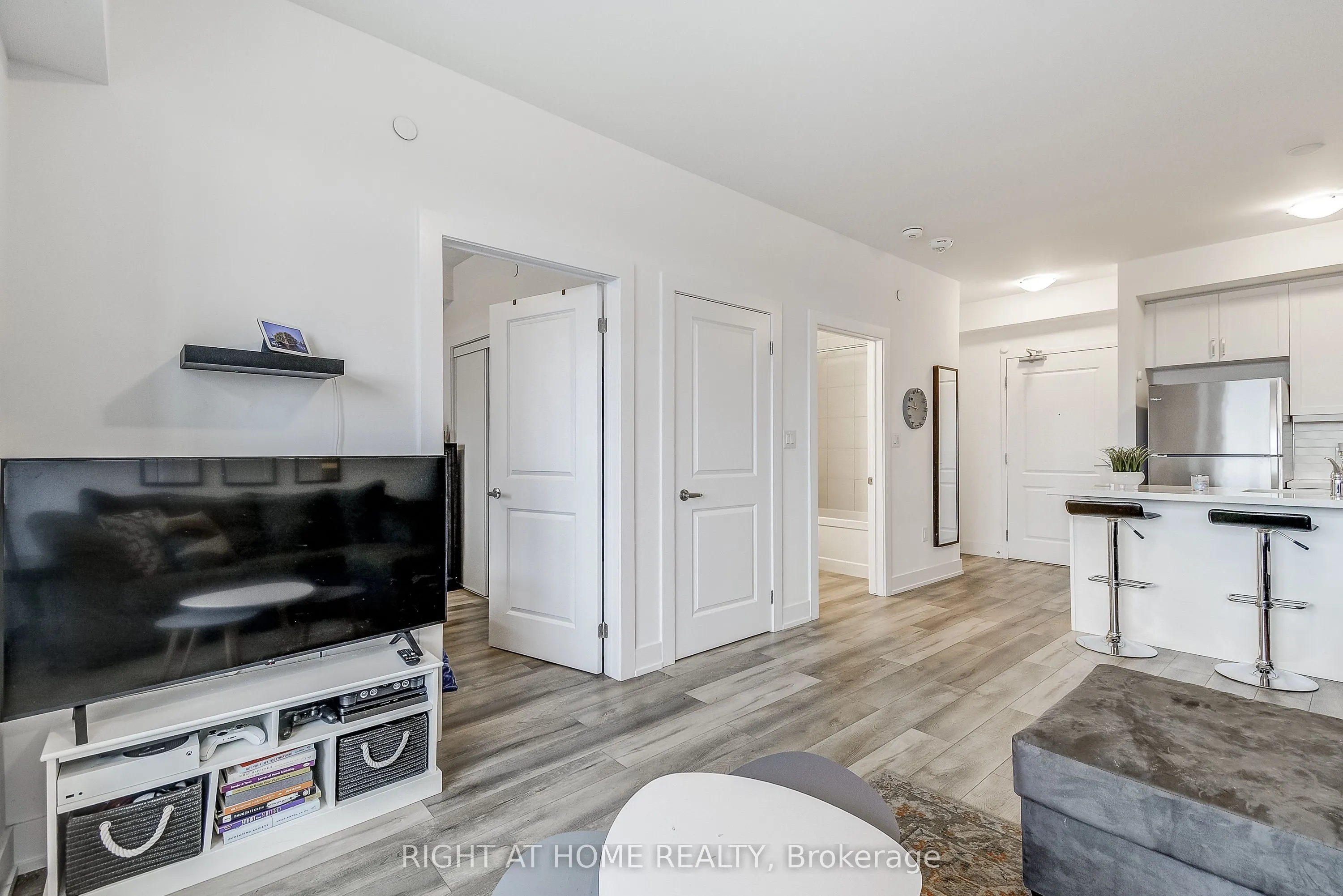 470 Dundas Street E #604