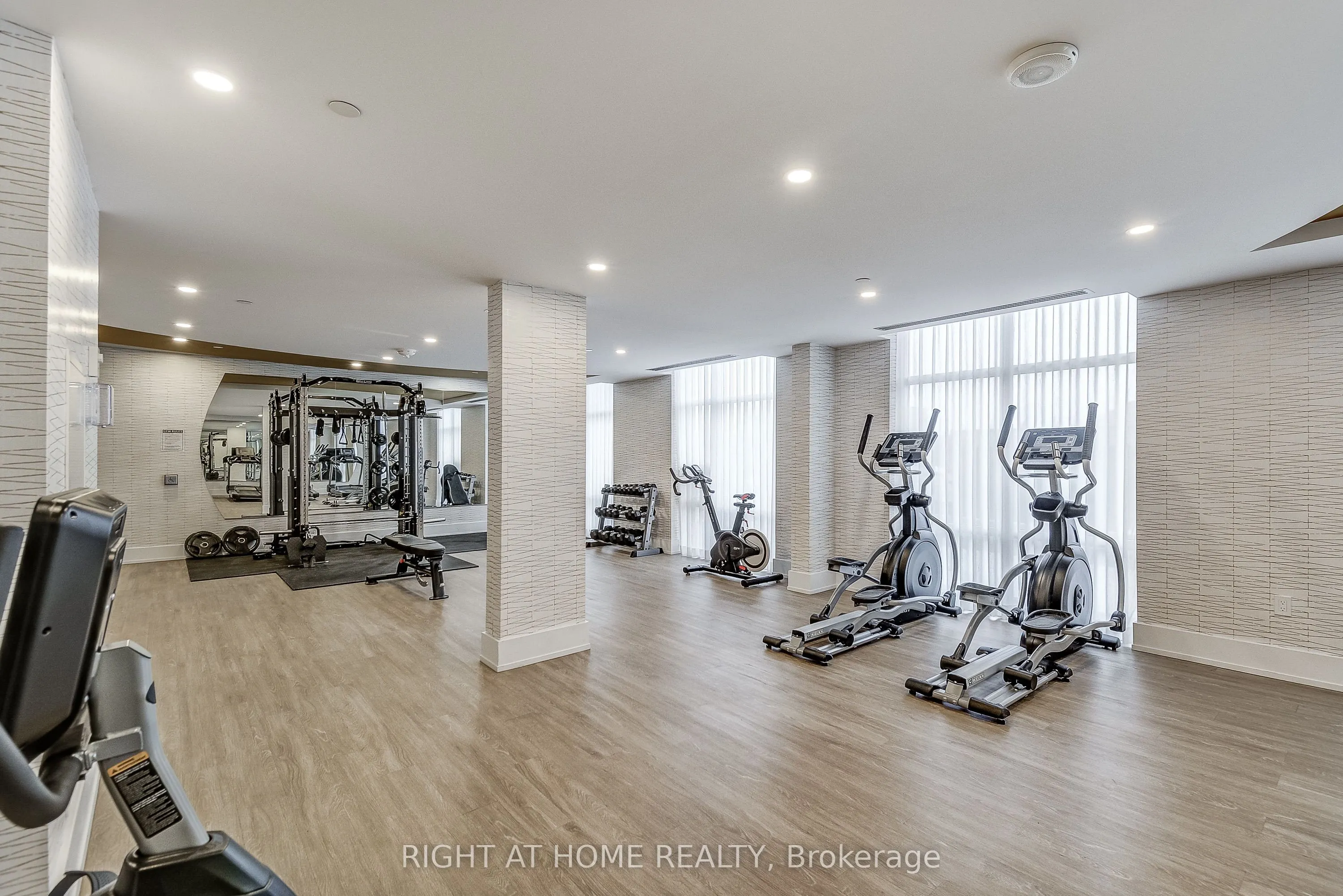 470 Dundas Street E #604