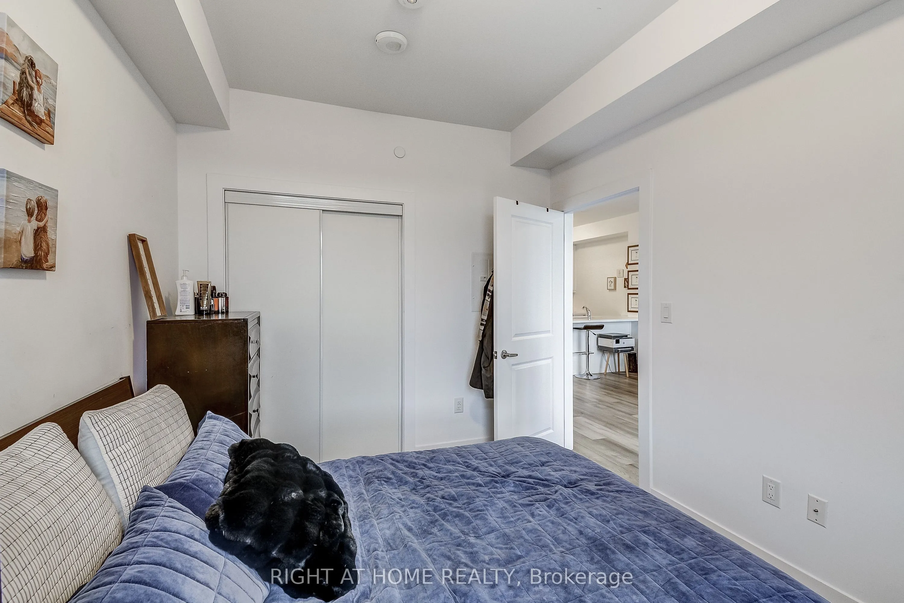 470 Dundas Street E #604
