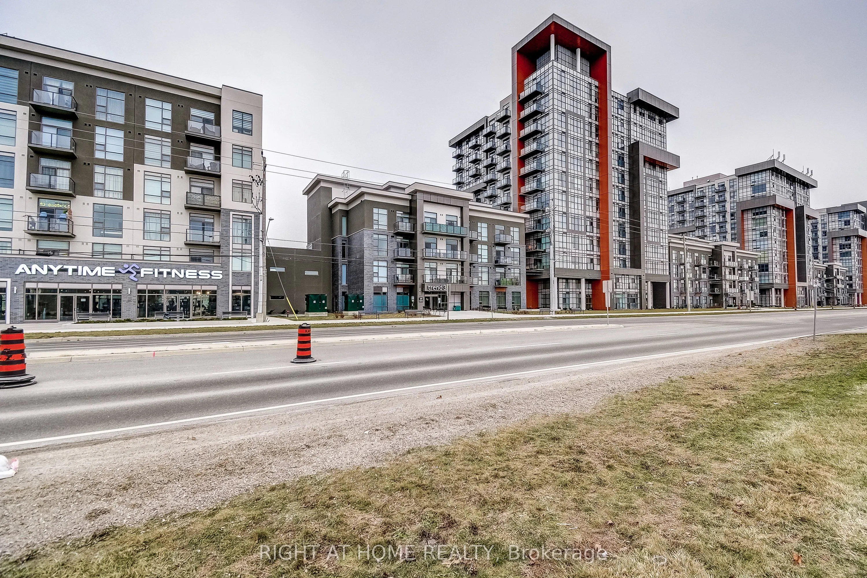 470 Dundas Street E #604