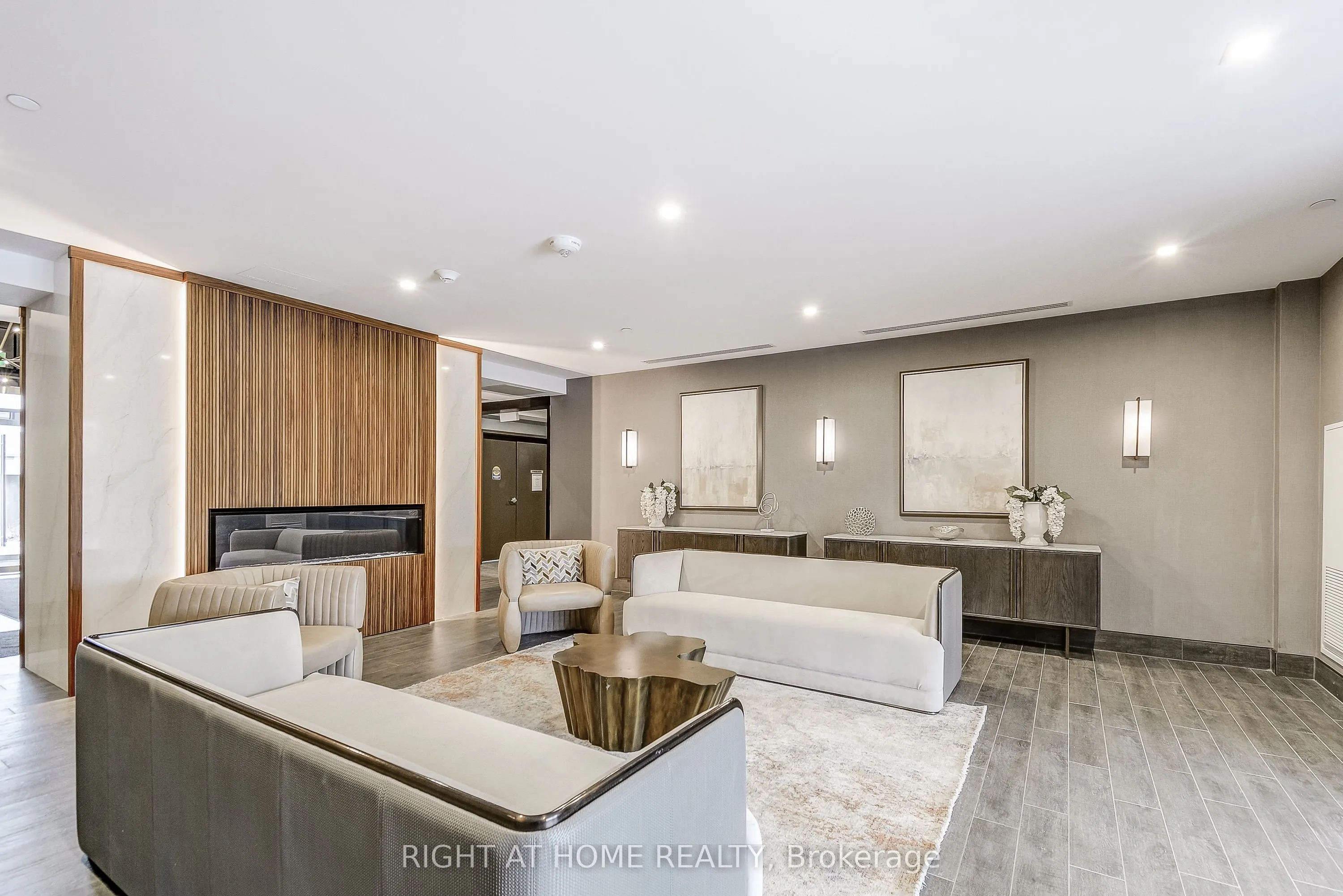 470 Dundas Street E #604