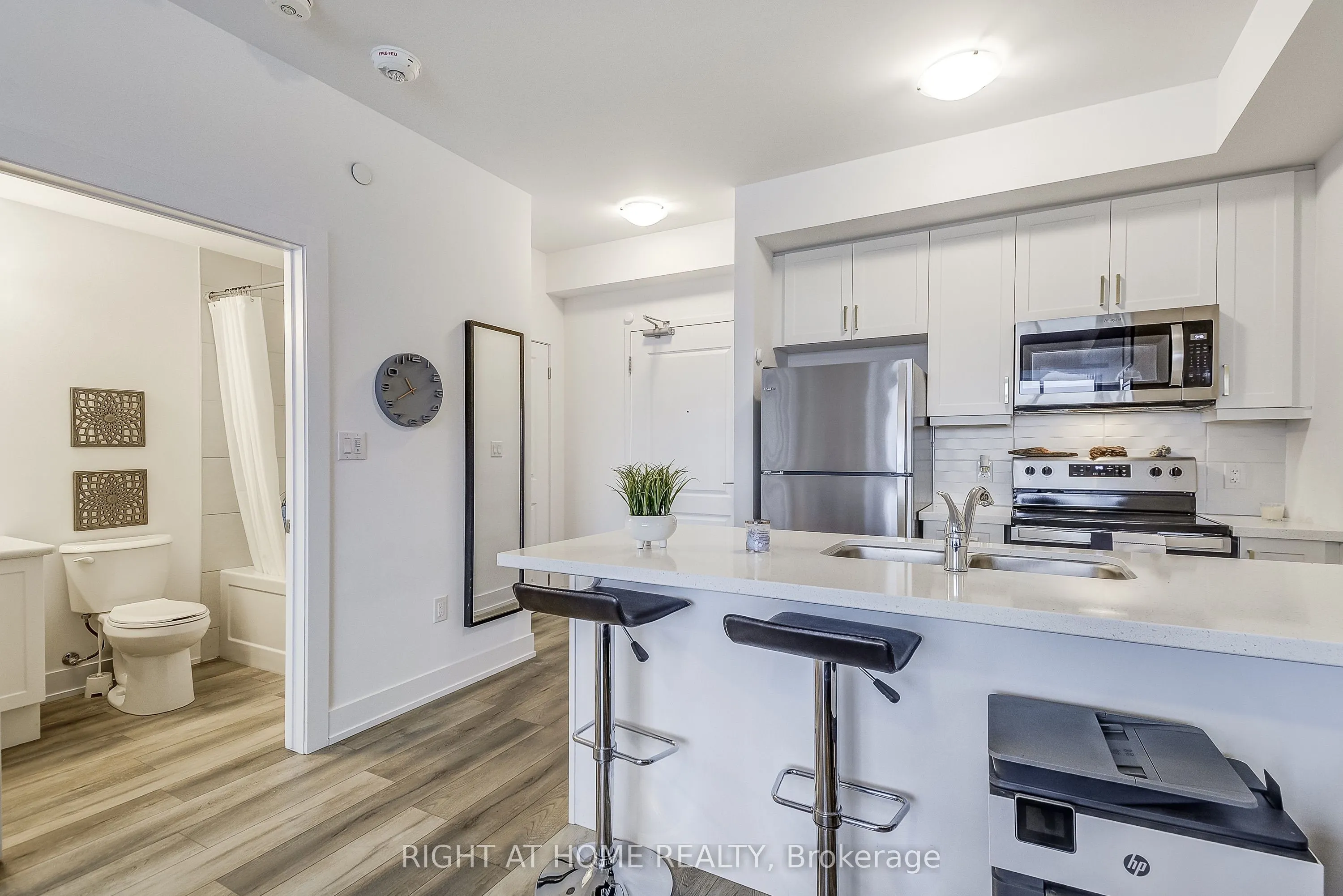 470 Dundas Street E #604