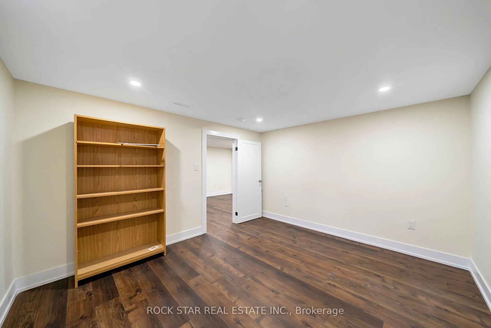 78 LEASIDE Drive #Lower