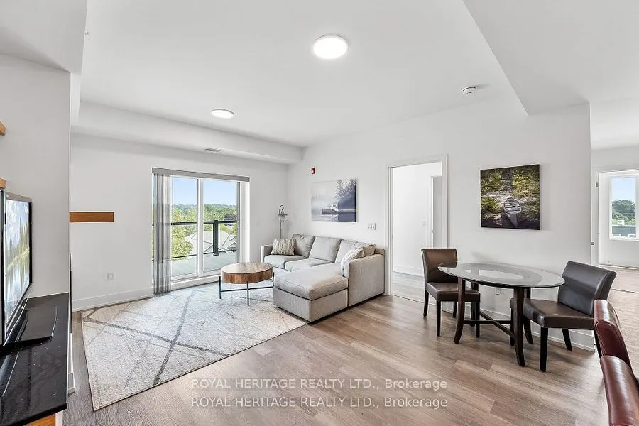 19B West Street N #402
