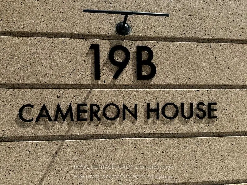 19B West Street N #402