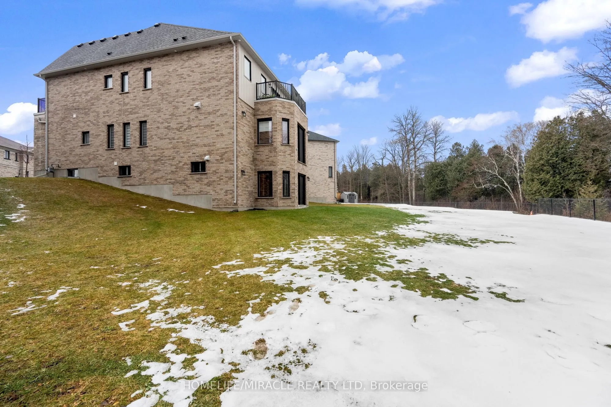 147 AMBROUS Crescent
