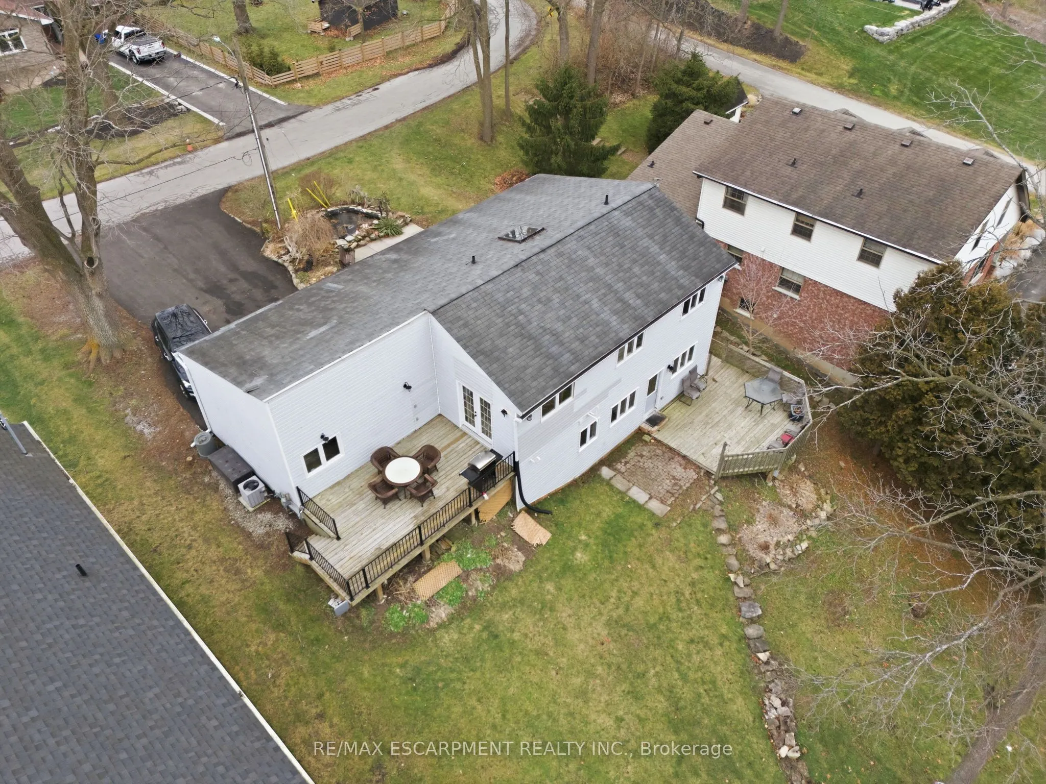 430 Winniett Street