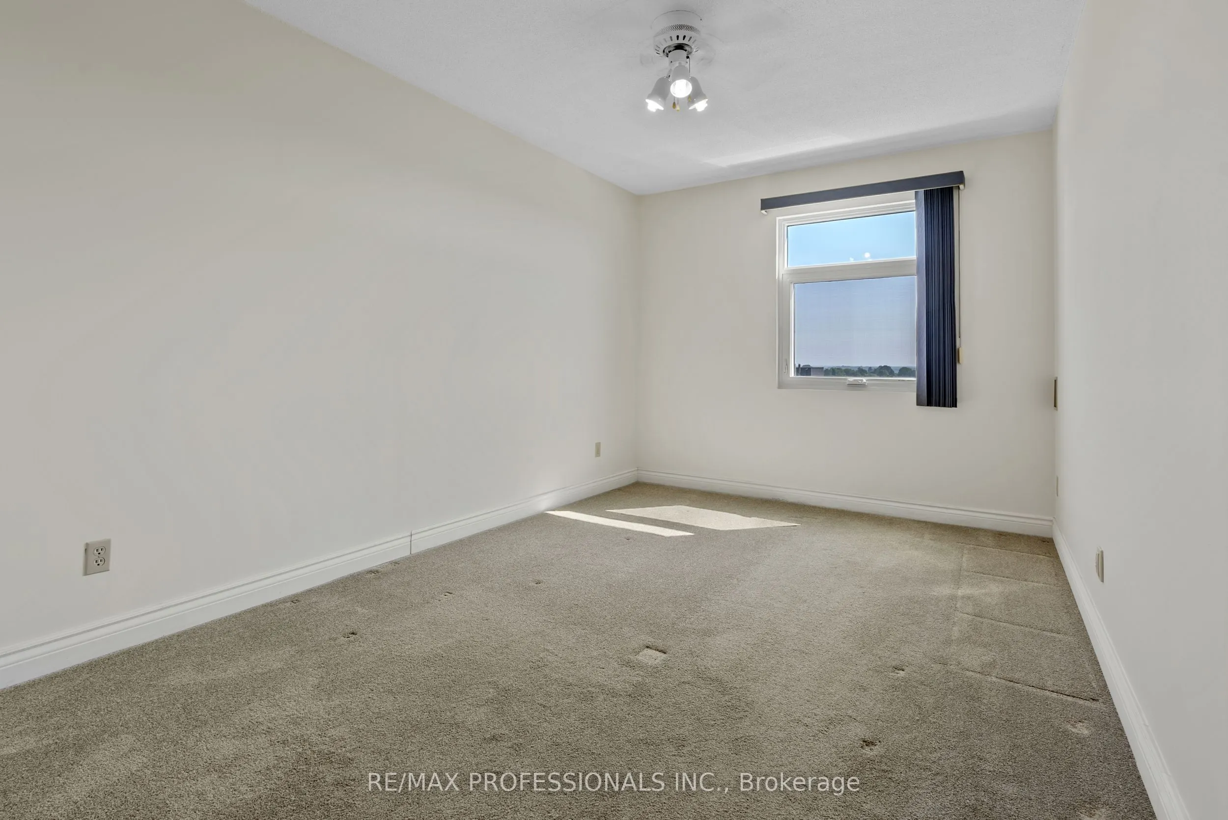 9 Bonheur Court #905