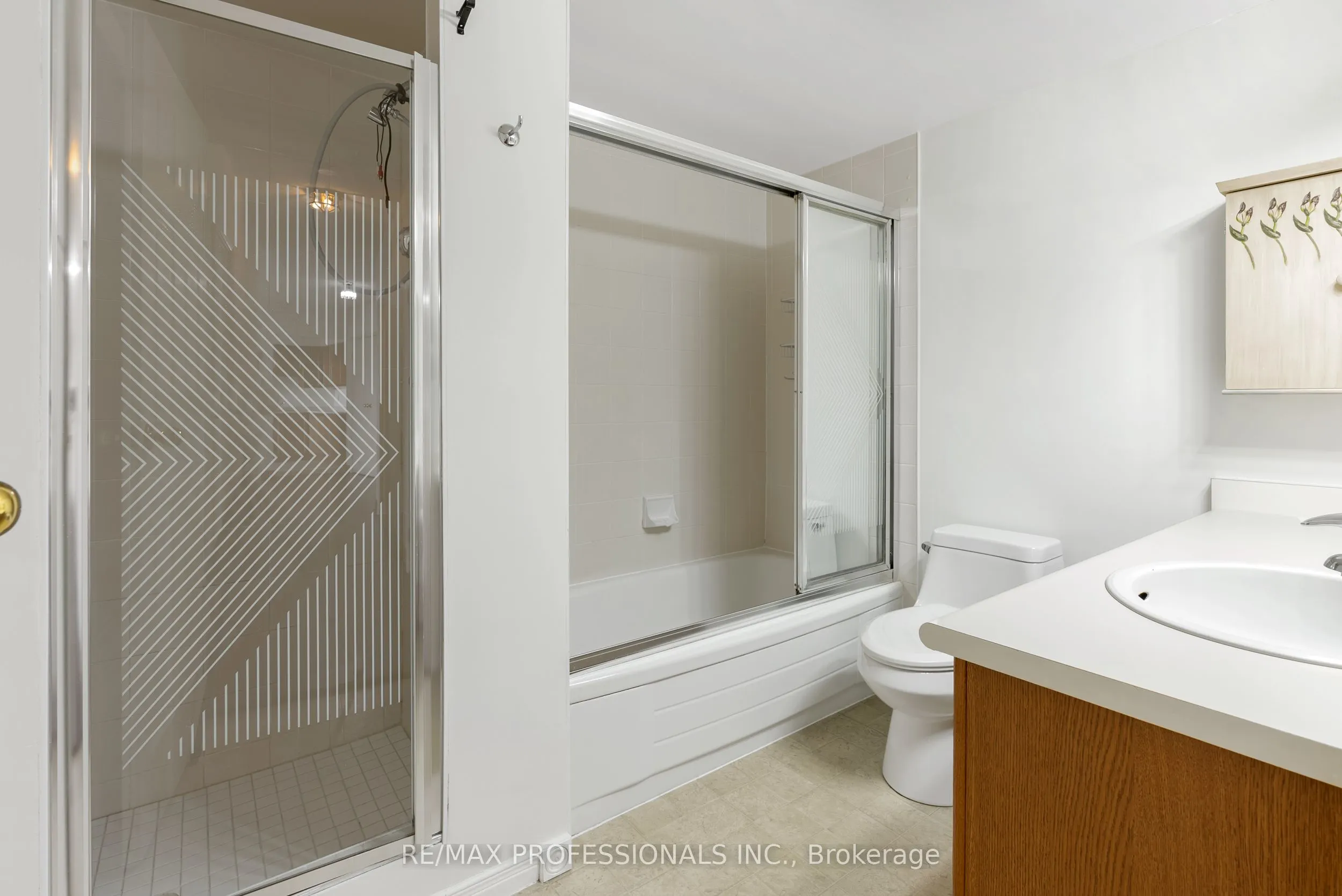 9 Bonheur Court #905