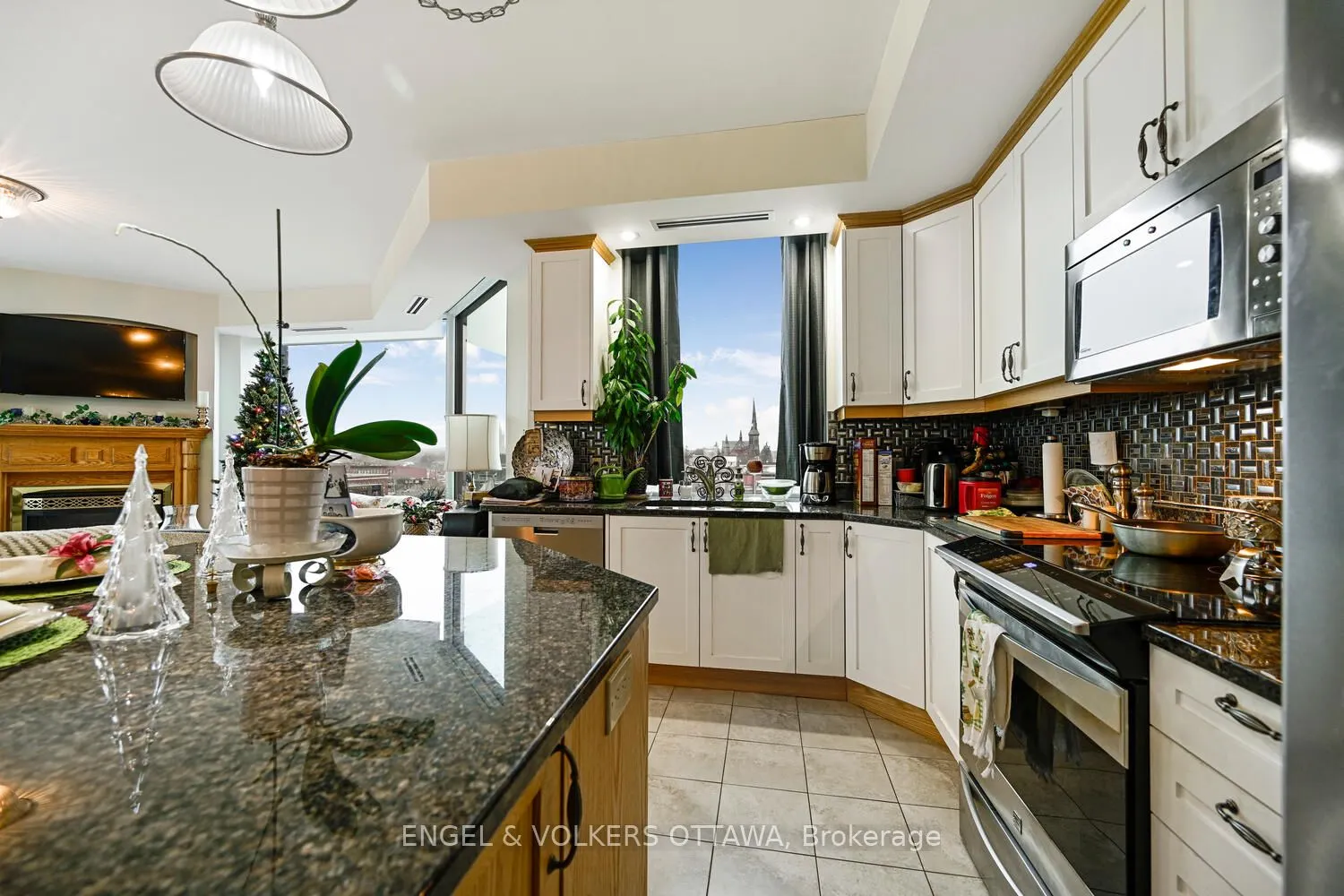 15 St Andrew Street #904