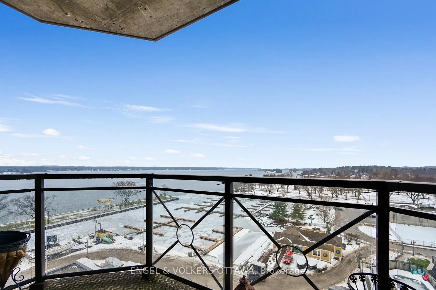 15 St Andrew Street #904
