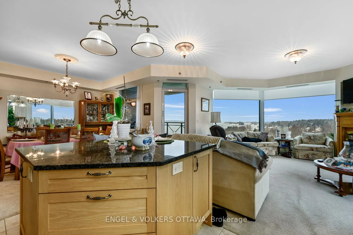 15 St Andrew Street #904