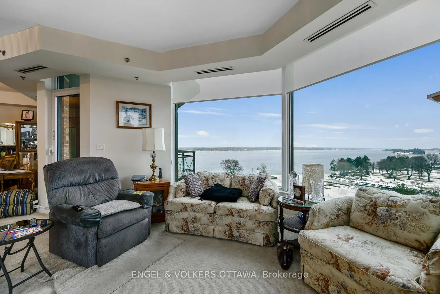 15 St Andrew Street #904