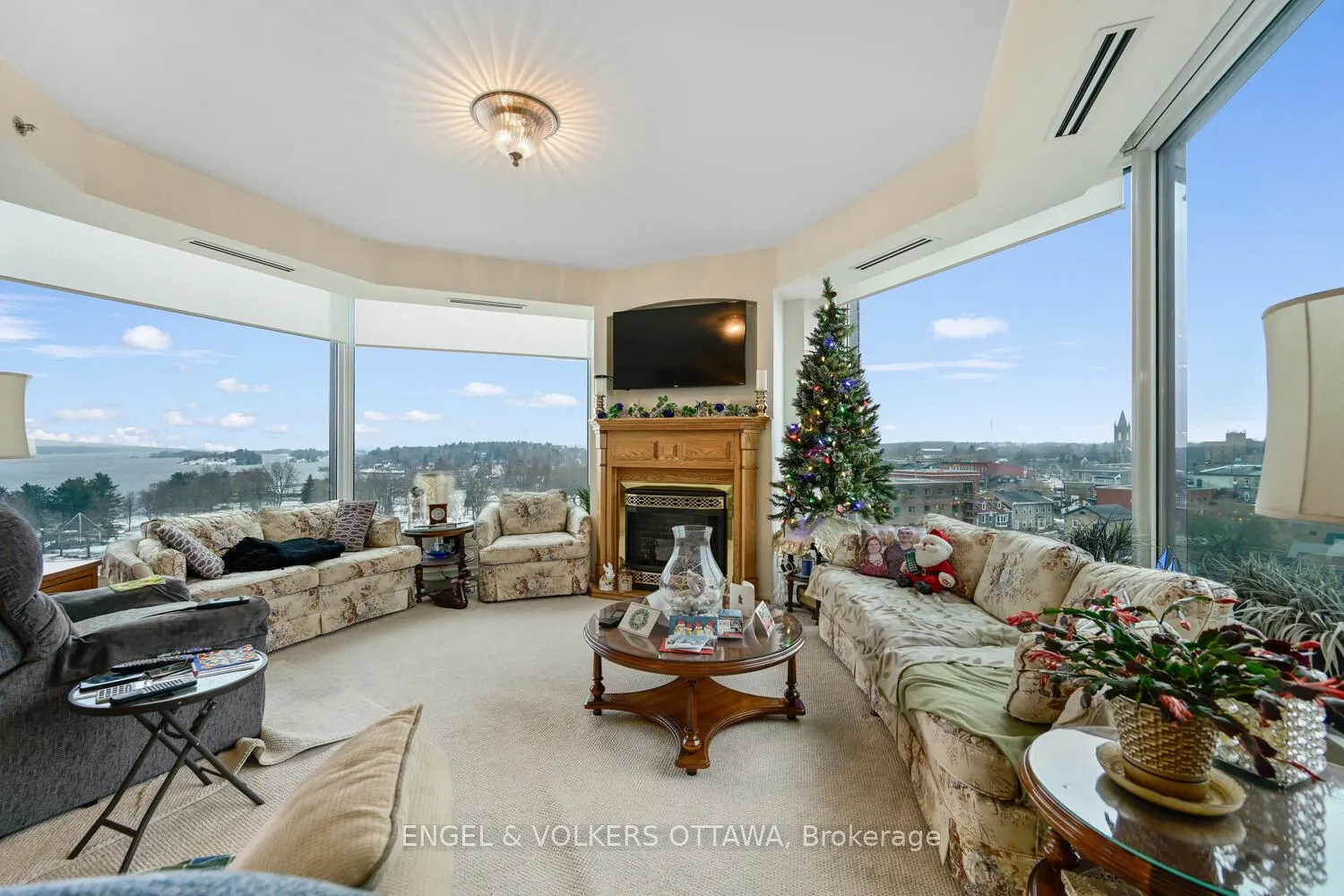 15 St Andrew Street #904