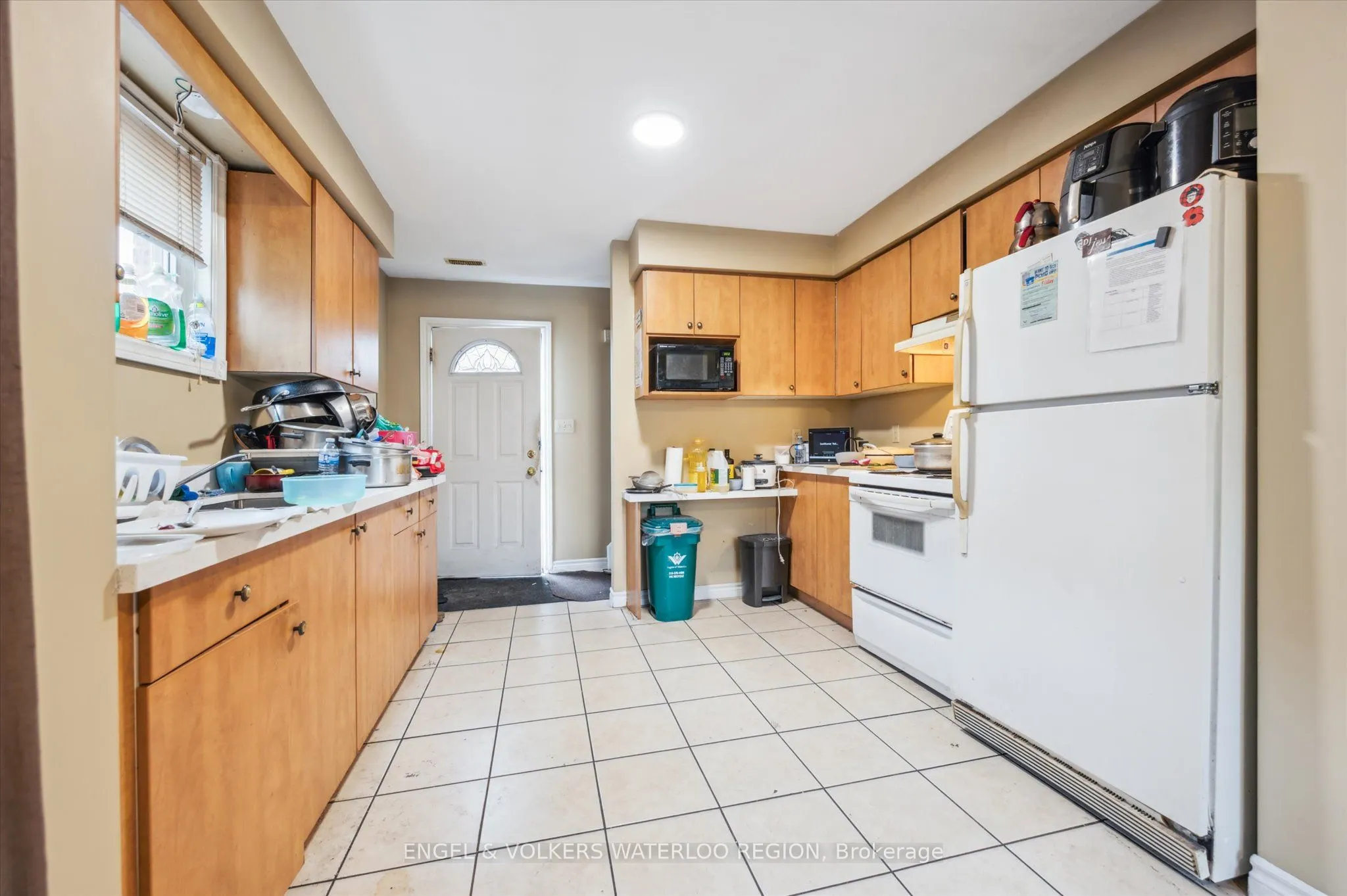 155 University Avenue E