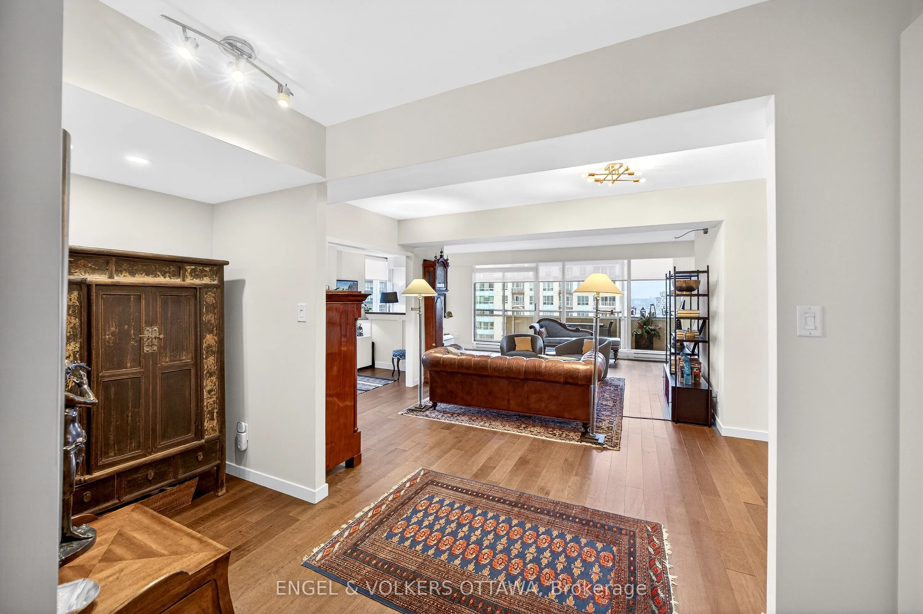 160 George Street #2404