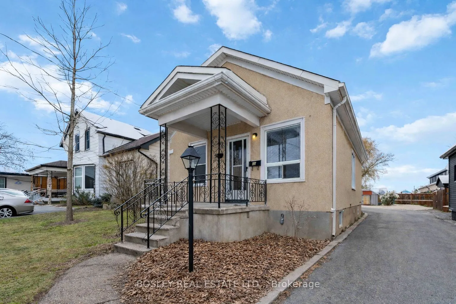 51 Queen Street S