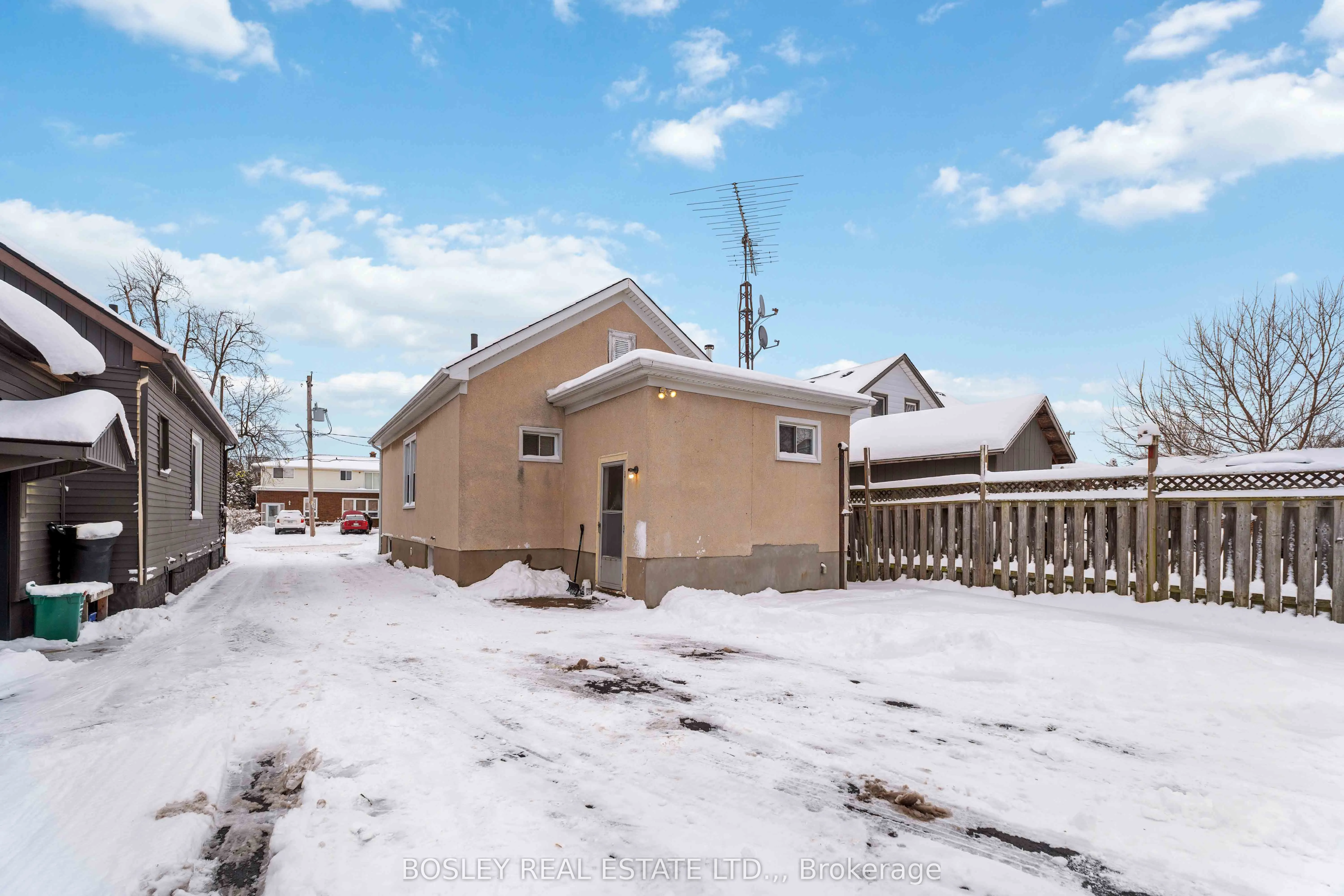 51 Queen Street S