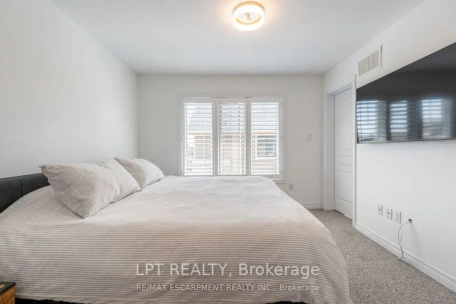 16 Place Polonaise Drive