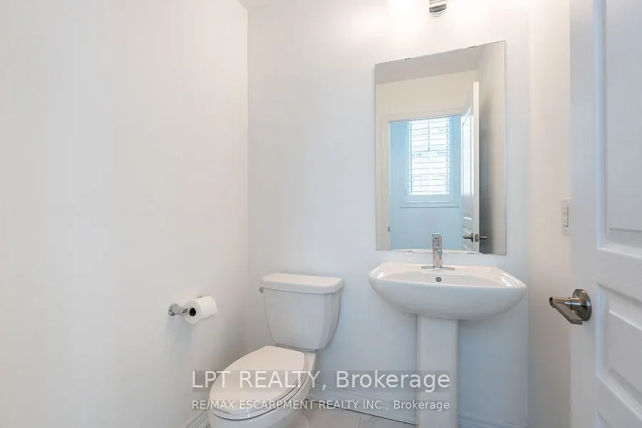 16 Place Polonaise Drive