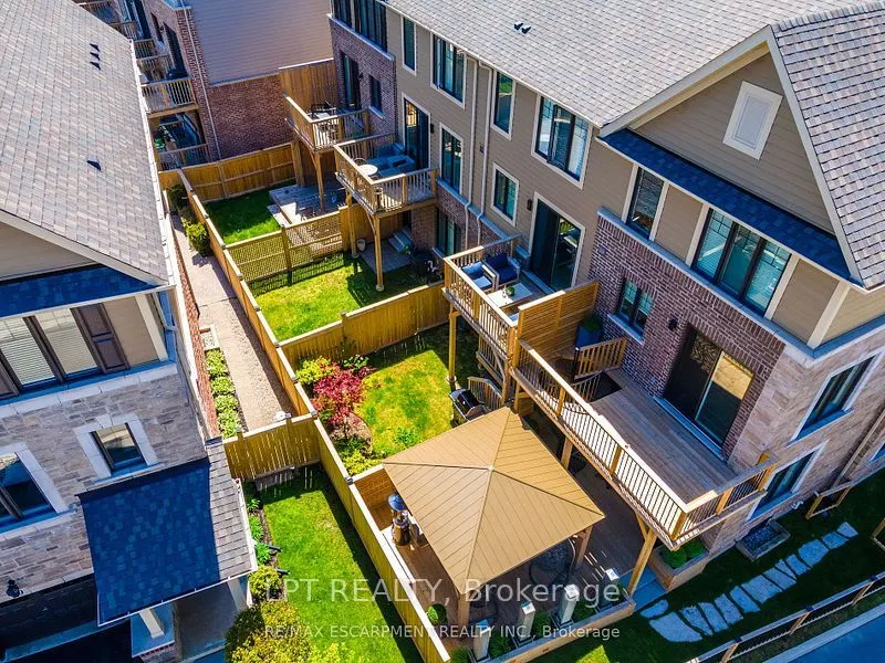 16 Place Polonaise Drive