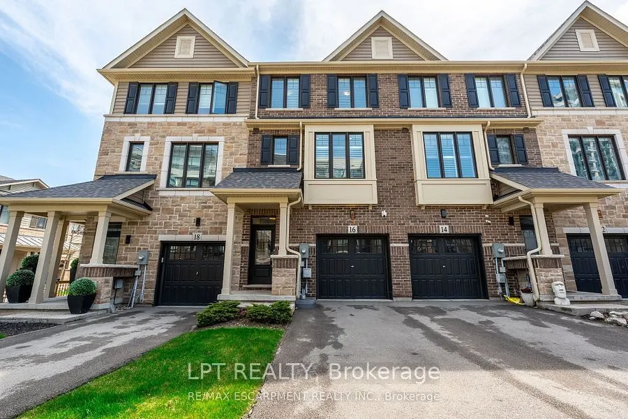 16 Place Polonaise Drive