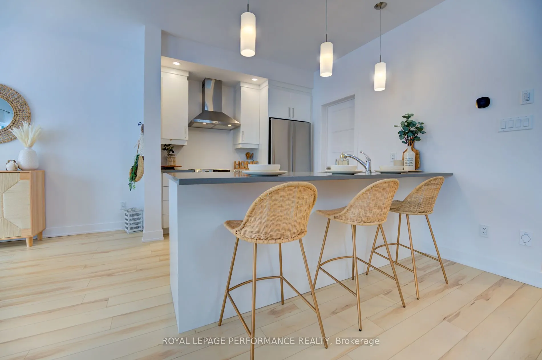 2400 Gray Crescent