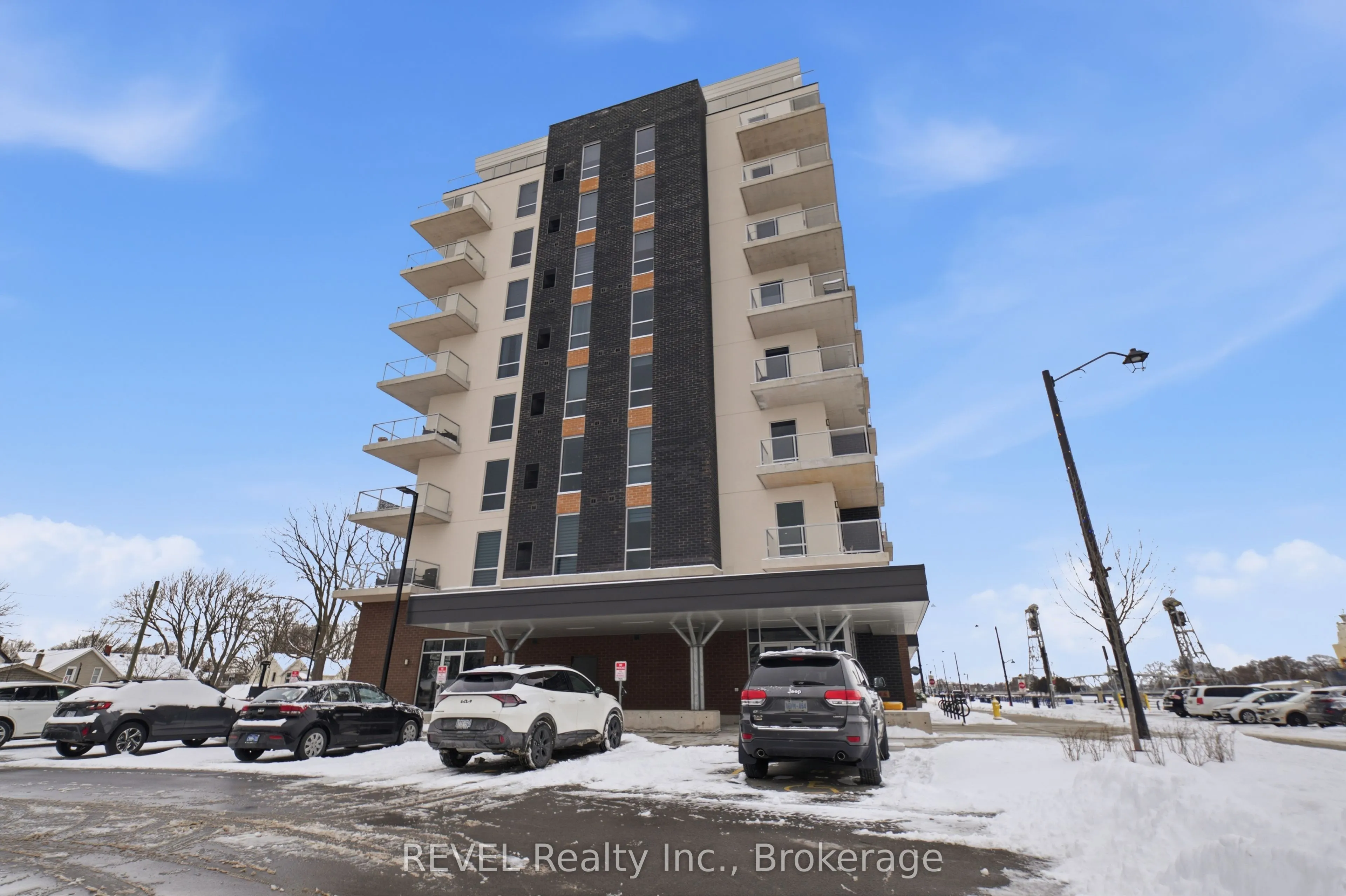 118 West Street #605
