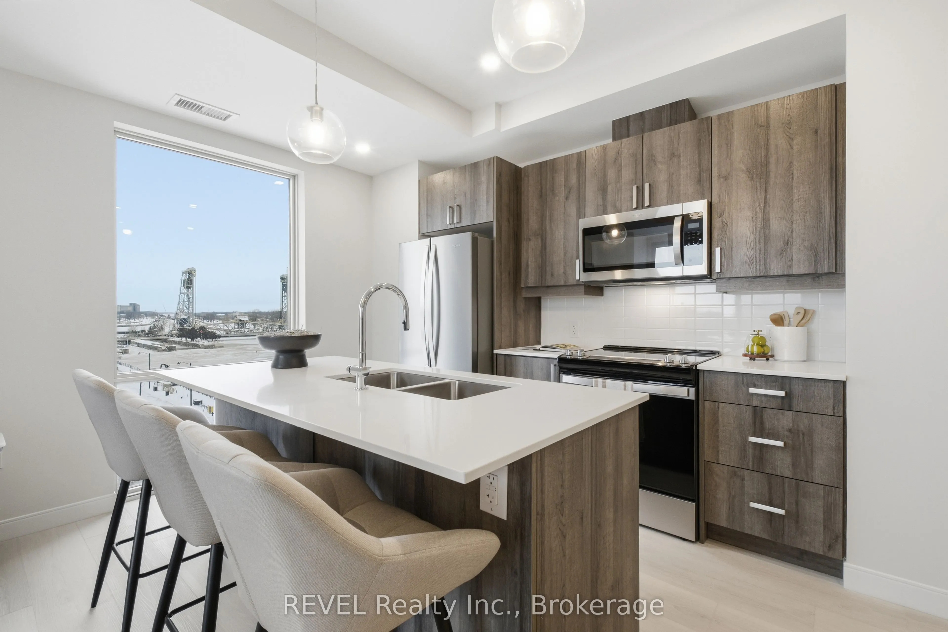 118 West Street #605