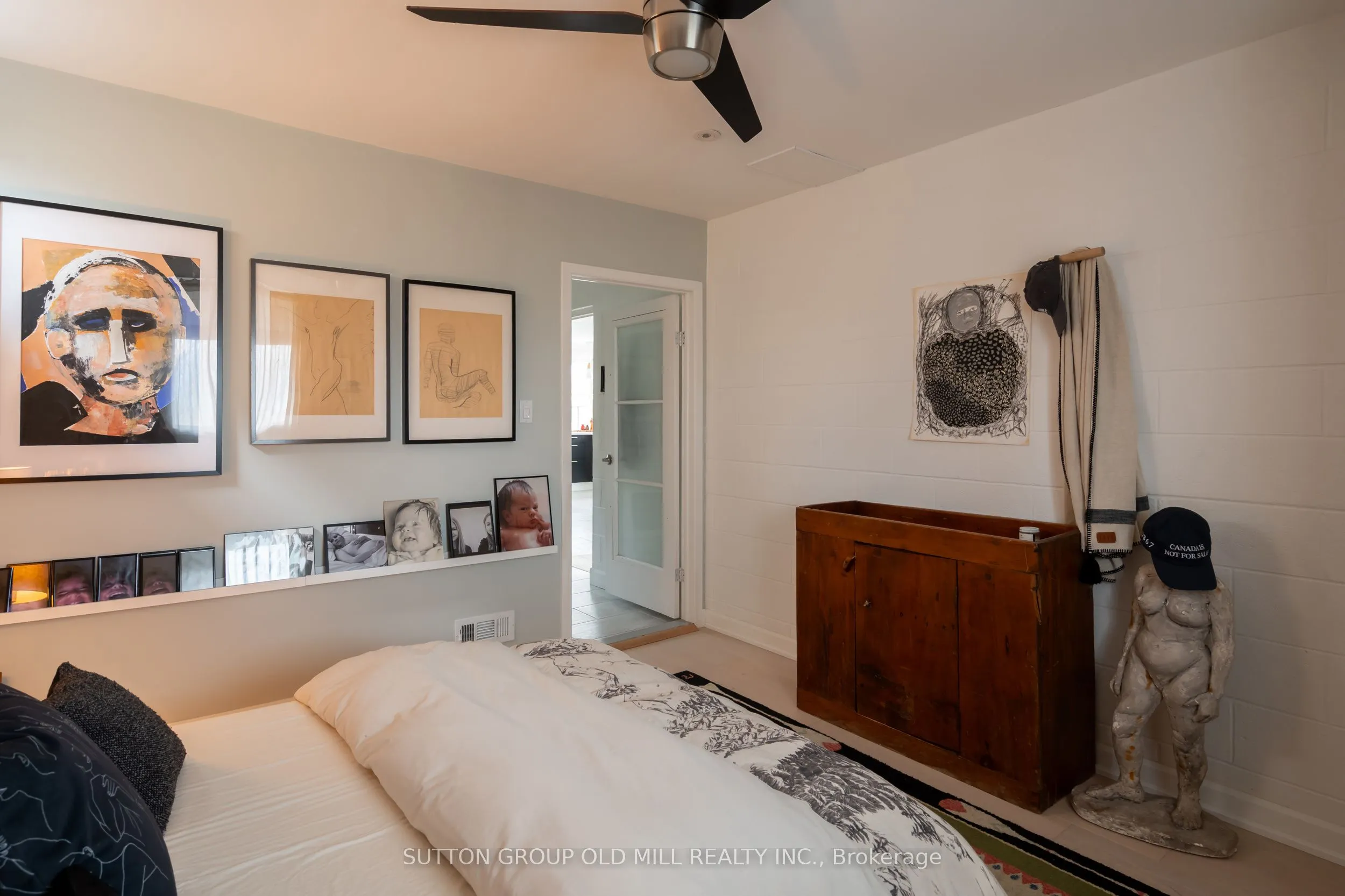 25 Lakeshore Road W