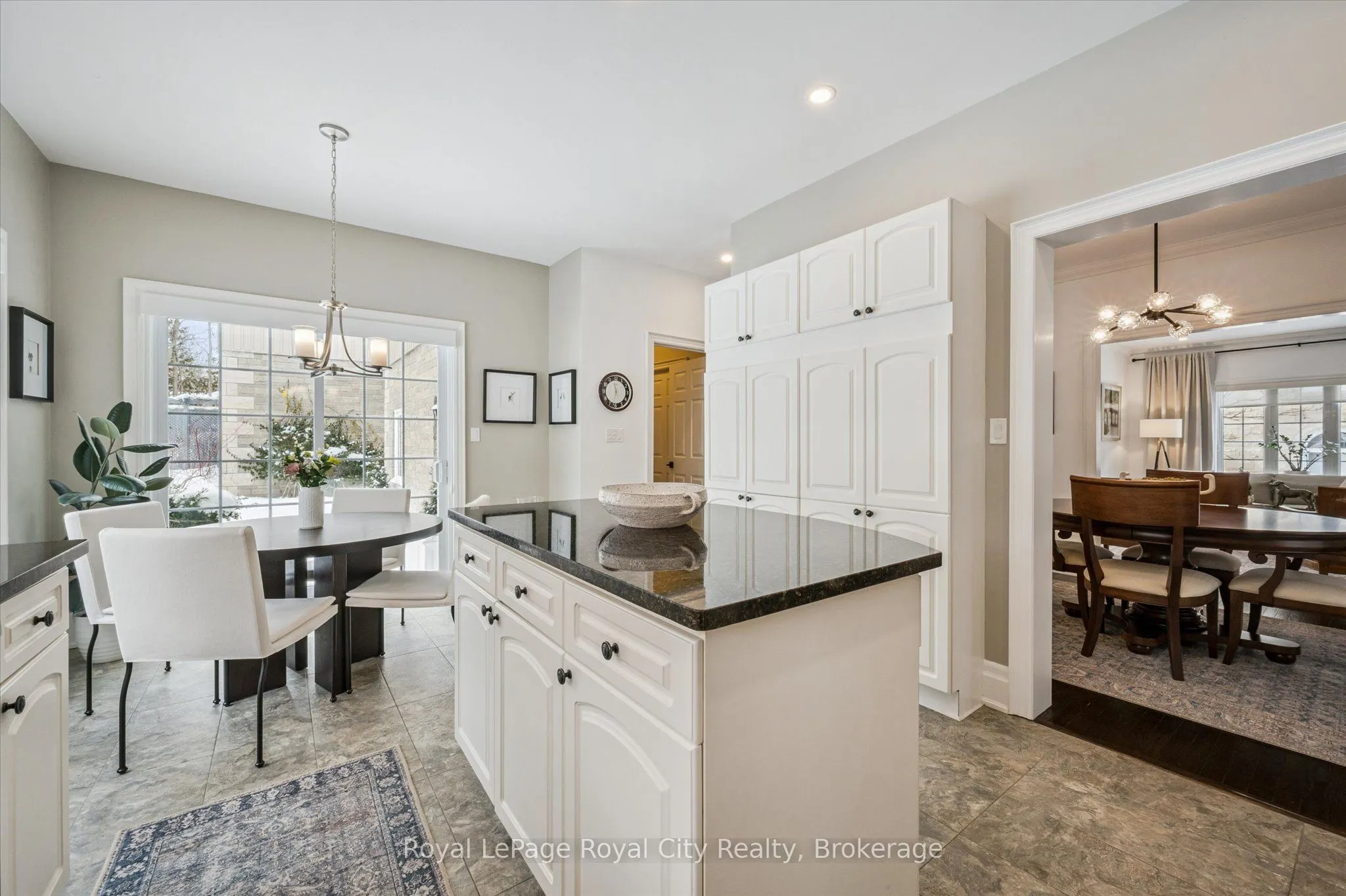 25 MANOR PARK Crescent #11