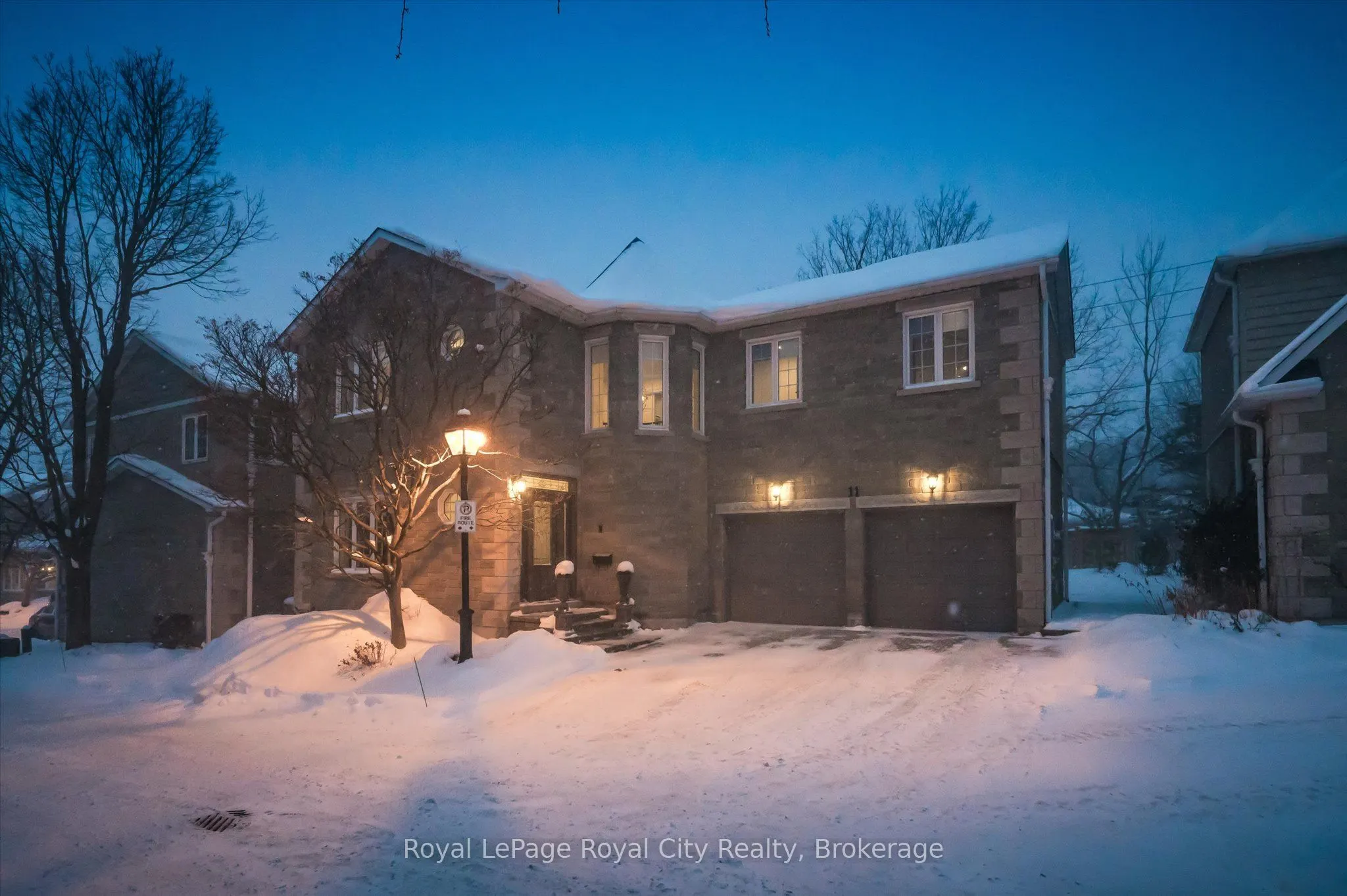 25 MANOR PARK Crescent #11