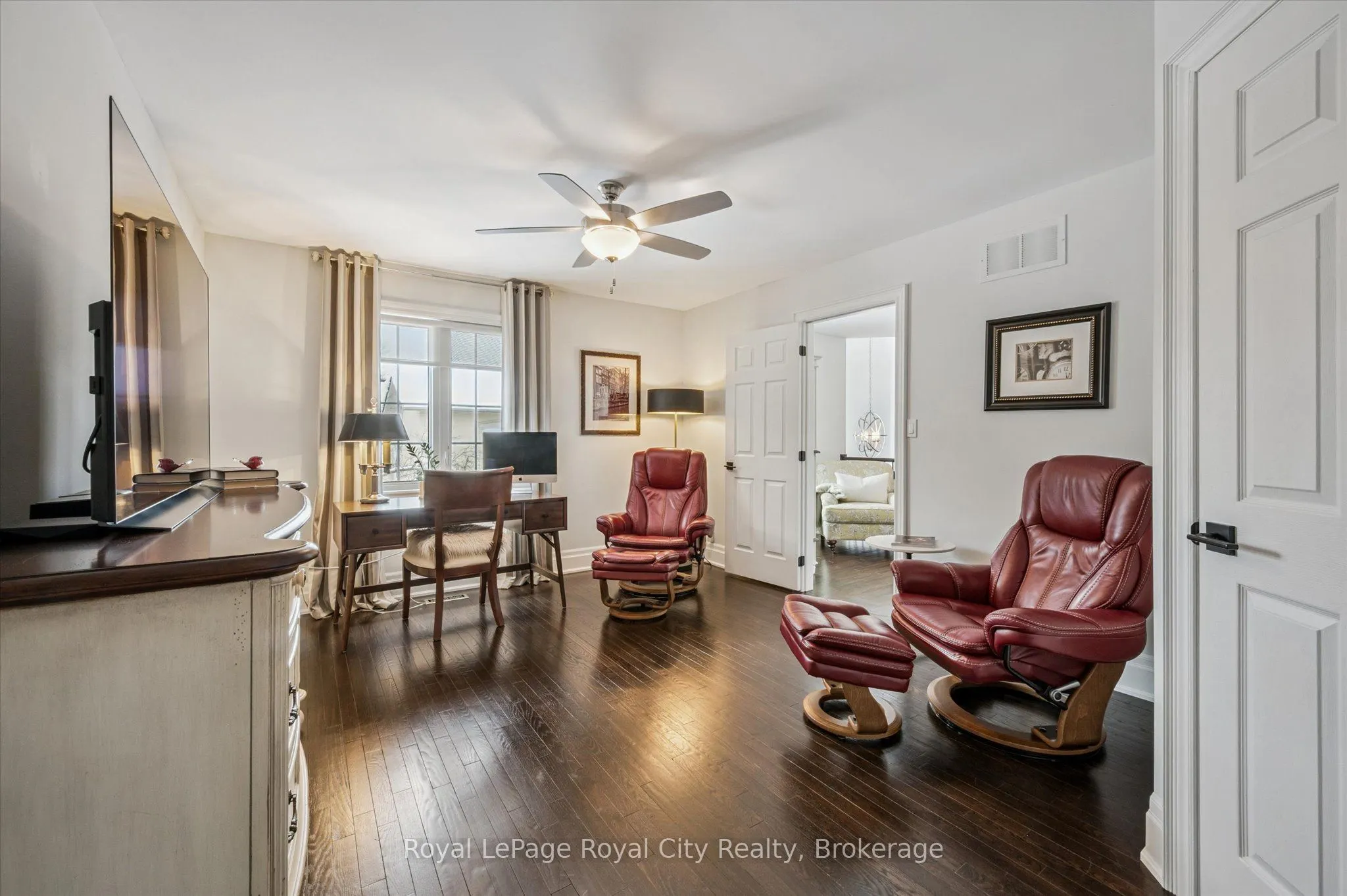 25 MANOR PARK Crescent #11